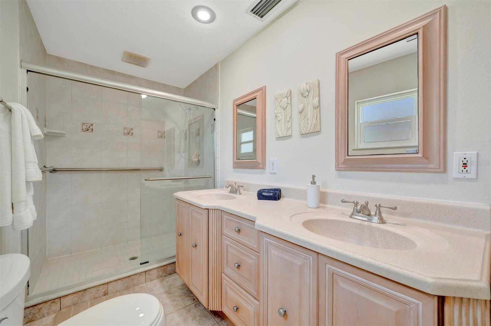 Image 41 of 61 For 4821 Mount Vernon Drive 4821