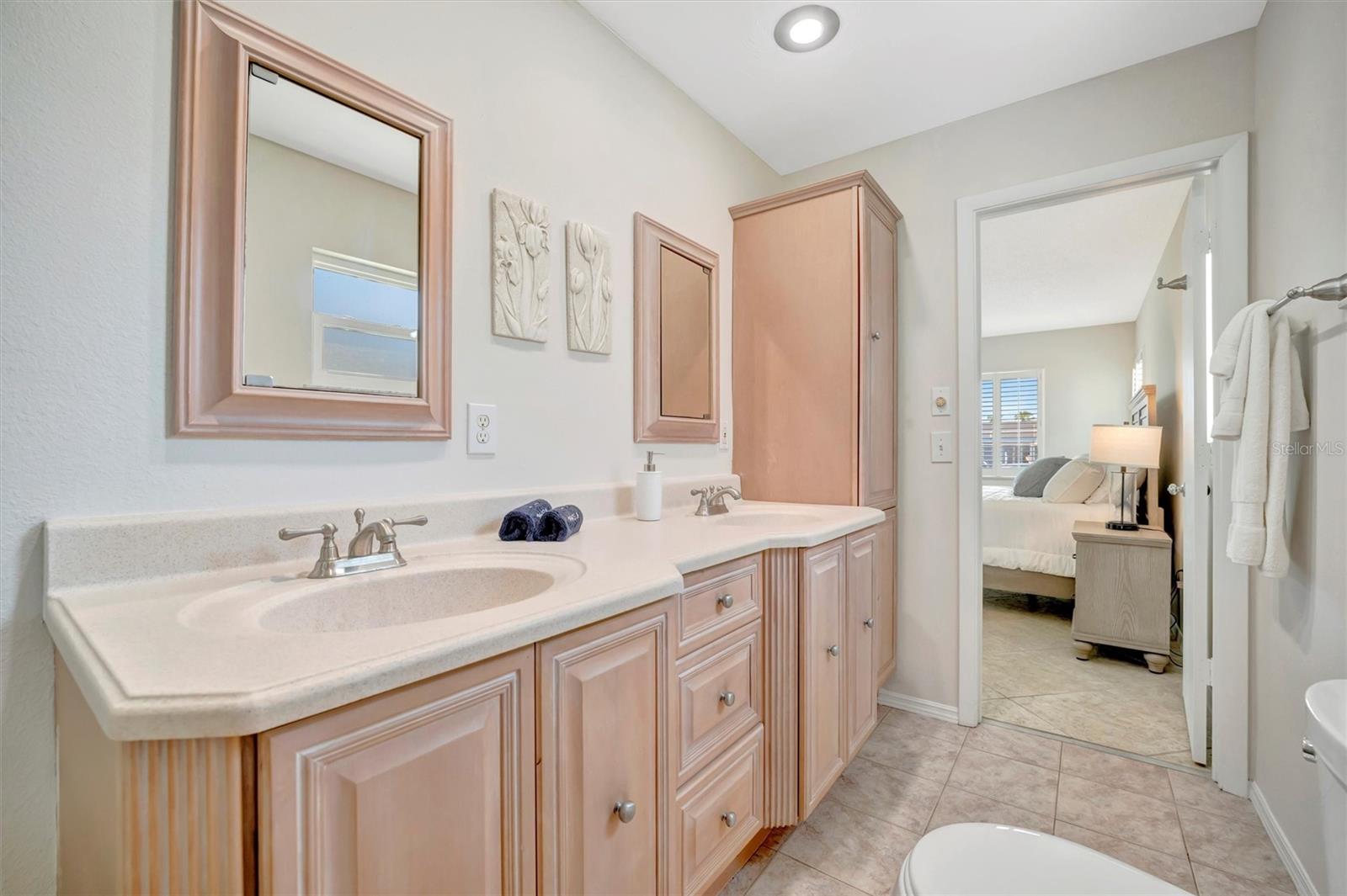 Image 43 of 61 For 4821 Mount Vernon Drive 4821