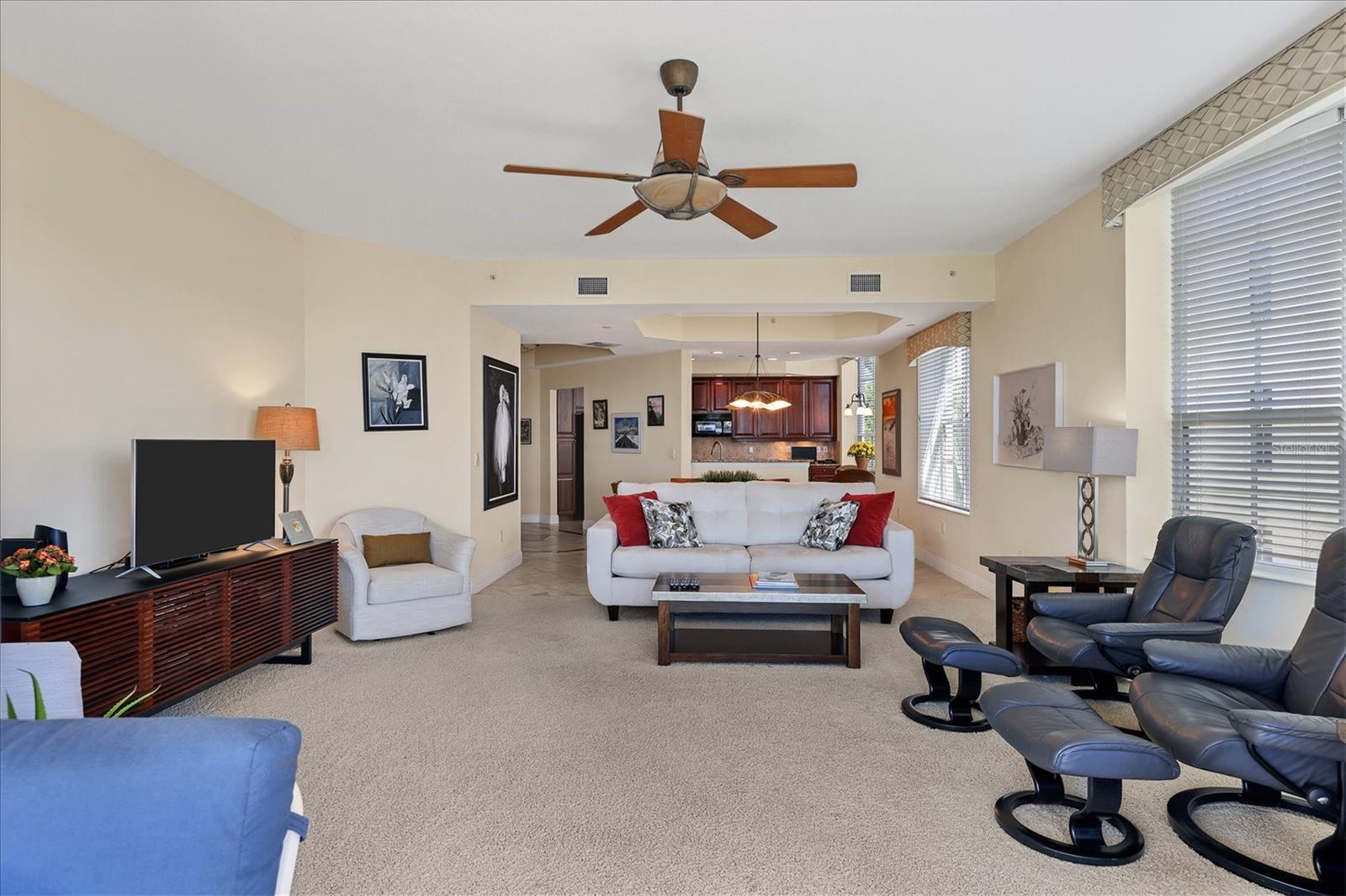 Image 16 of 62 For 6360 Watercrest Way 301