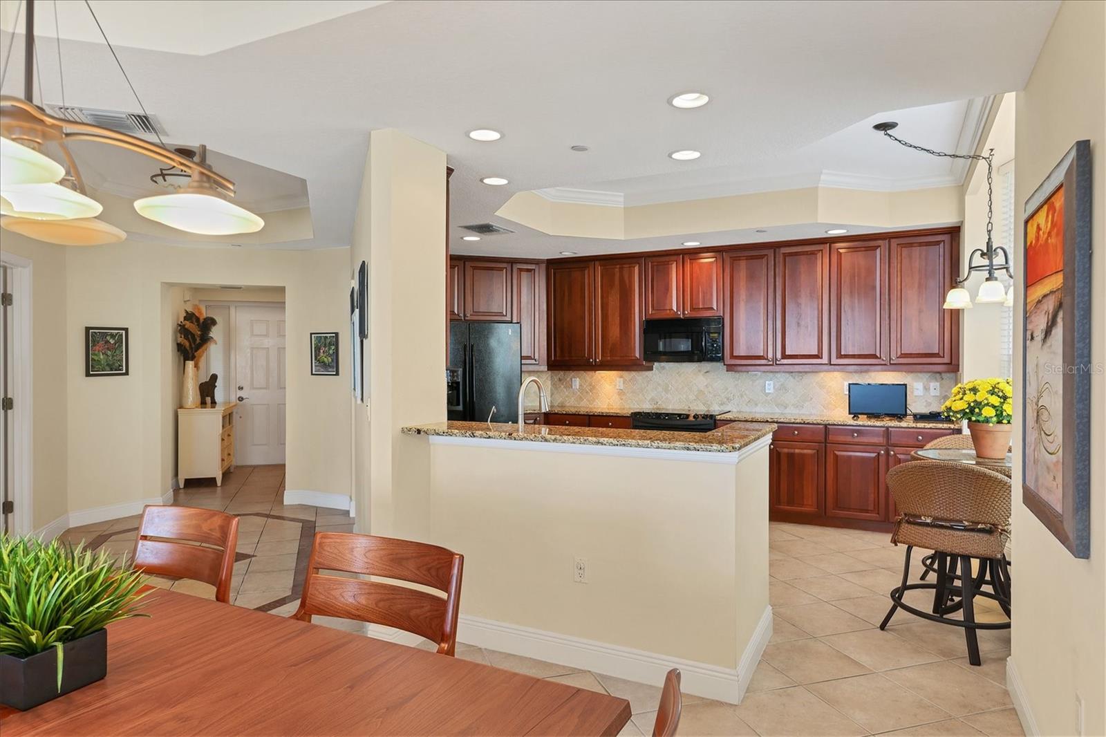 Image 19 of 62 For 6360 Watercrest Way 301