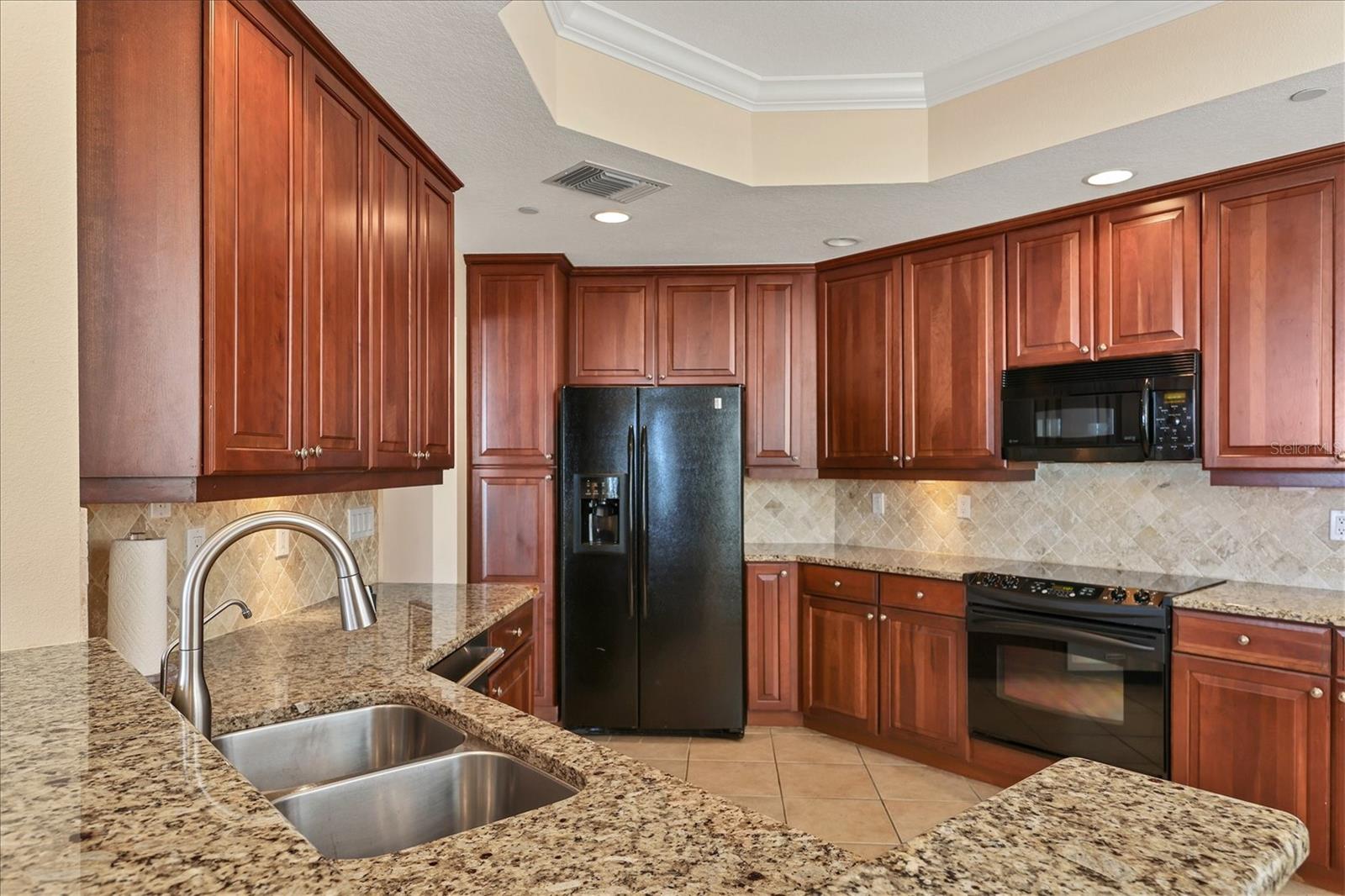 Image 20 of 62 For 6360 Watercrest Way 301