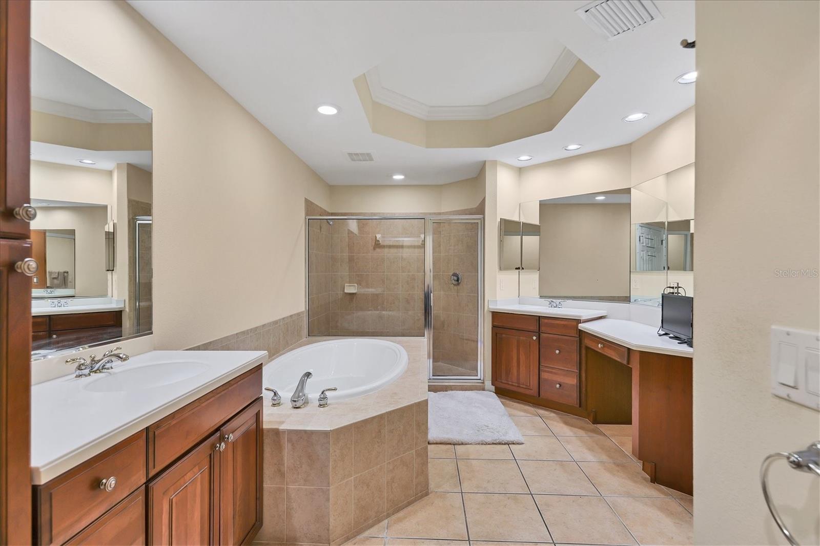 Image 29 of 62 For 6360 Watercrest Way 301