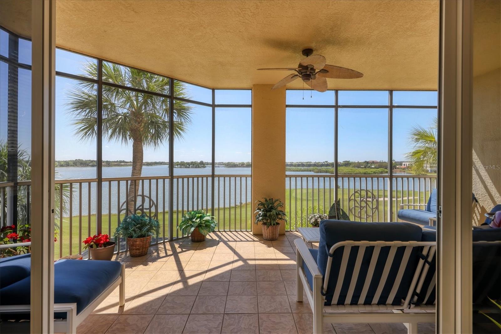 Image 36 of 62 For 6360 Watercrest Way 301