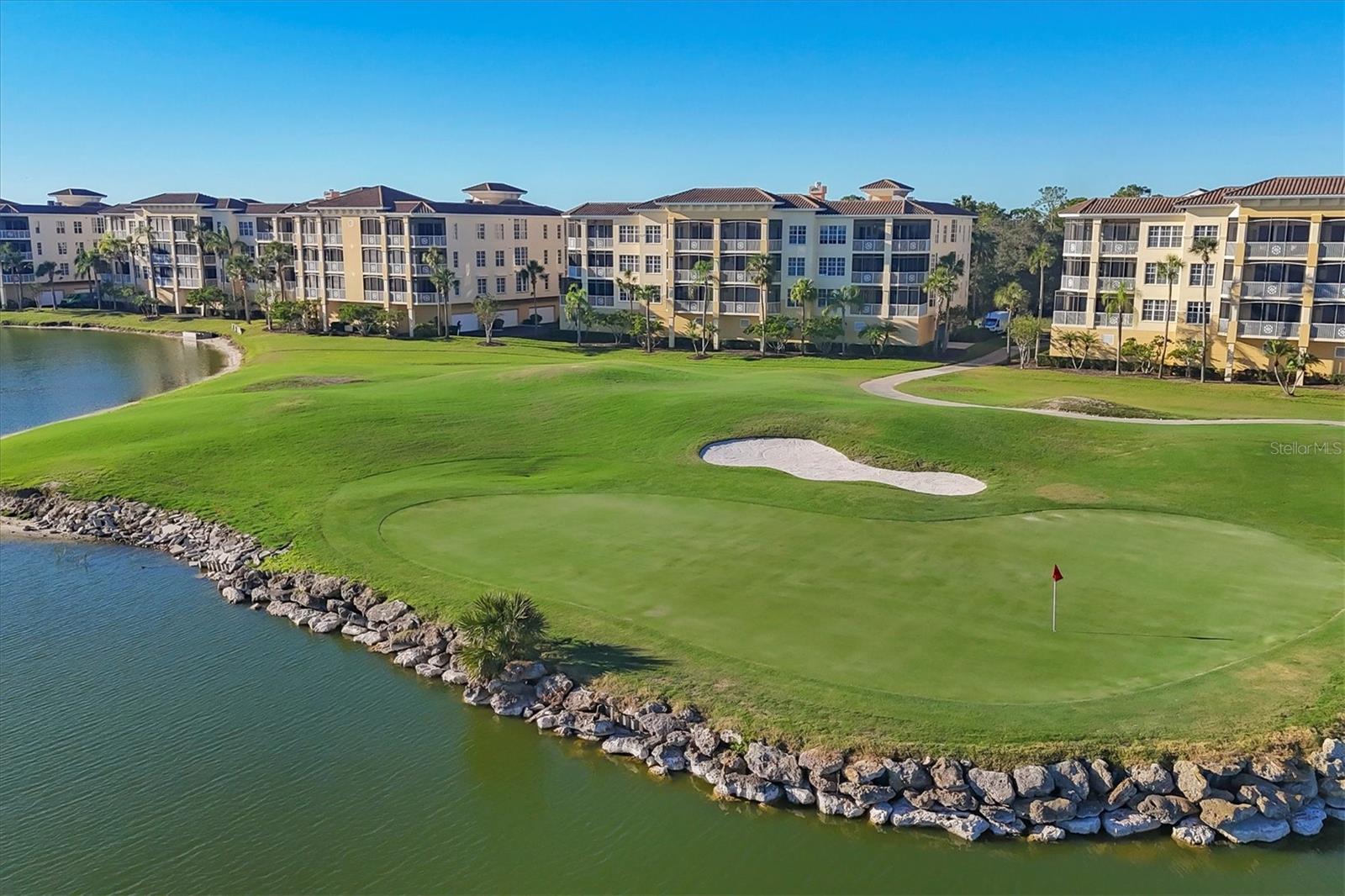 Image 41 of 62 For 6360 Watercrest Way 301
