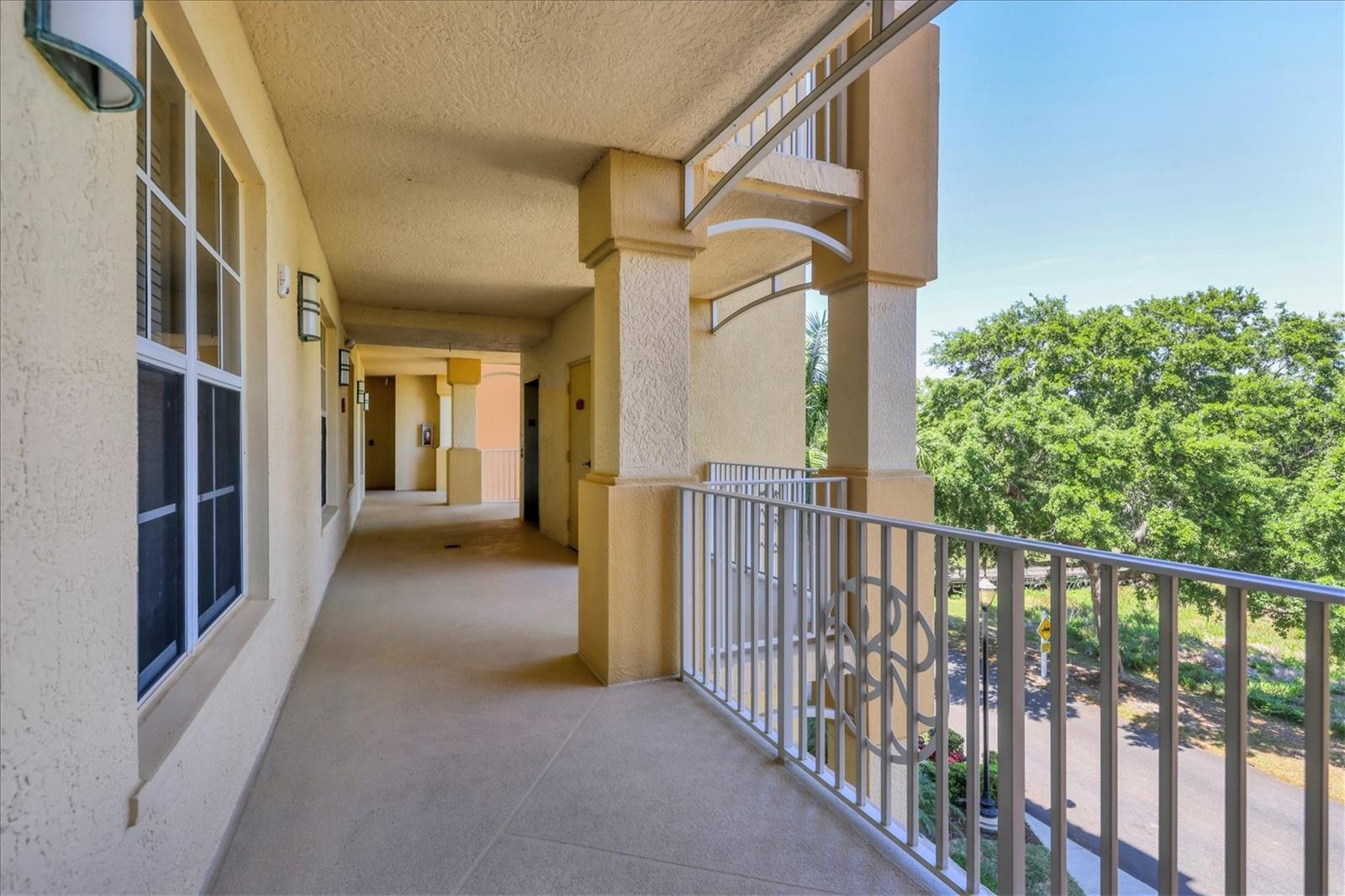 Image 8 of 62 For 6360 Watercrest Way 301
