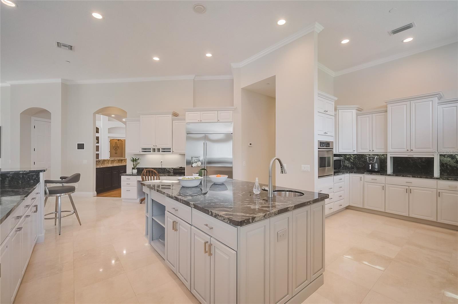 Image 18 of 69 For 854 Macewen Drive