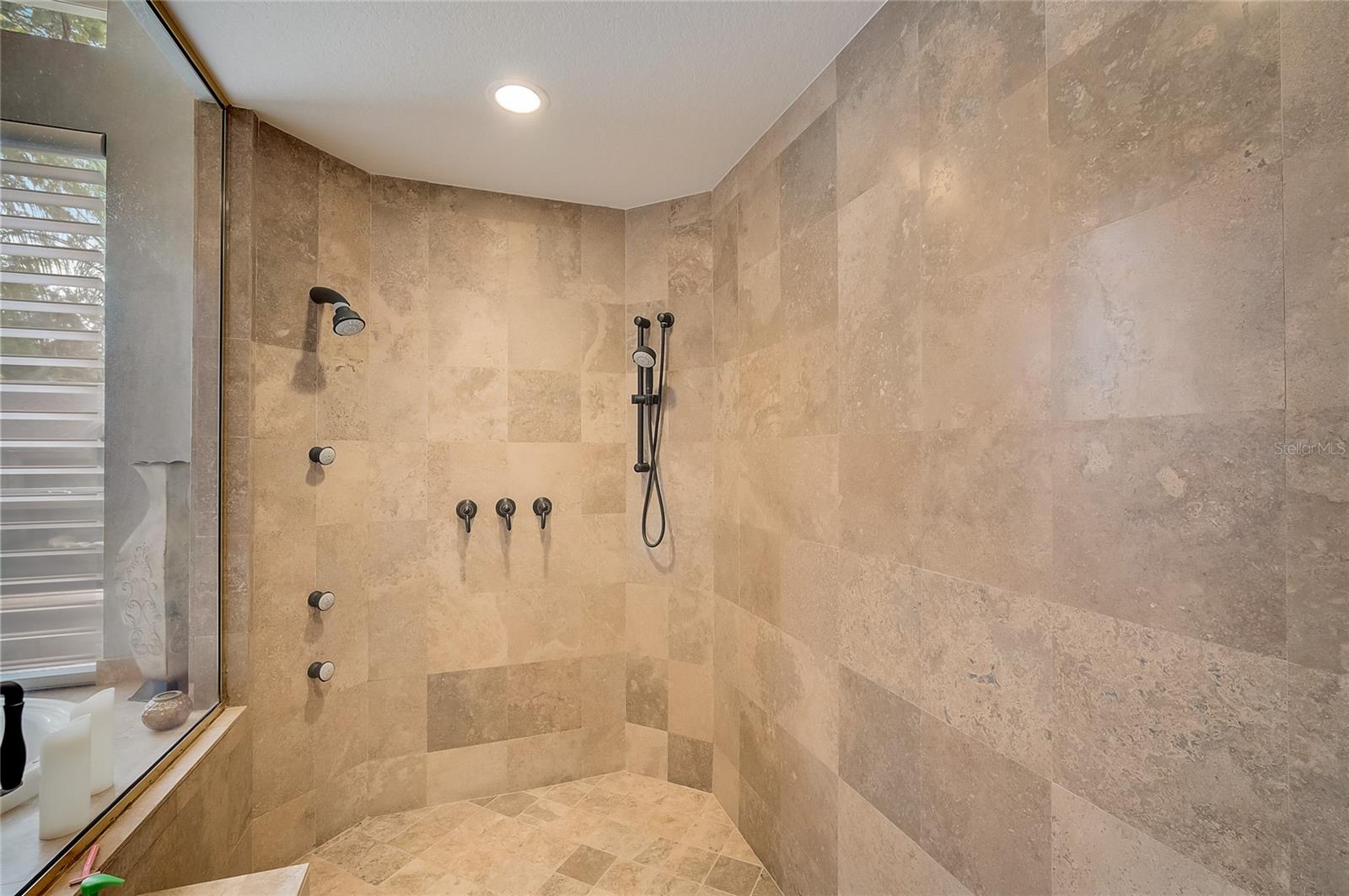 Image 37 of 69 For 854 Macewen Drive