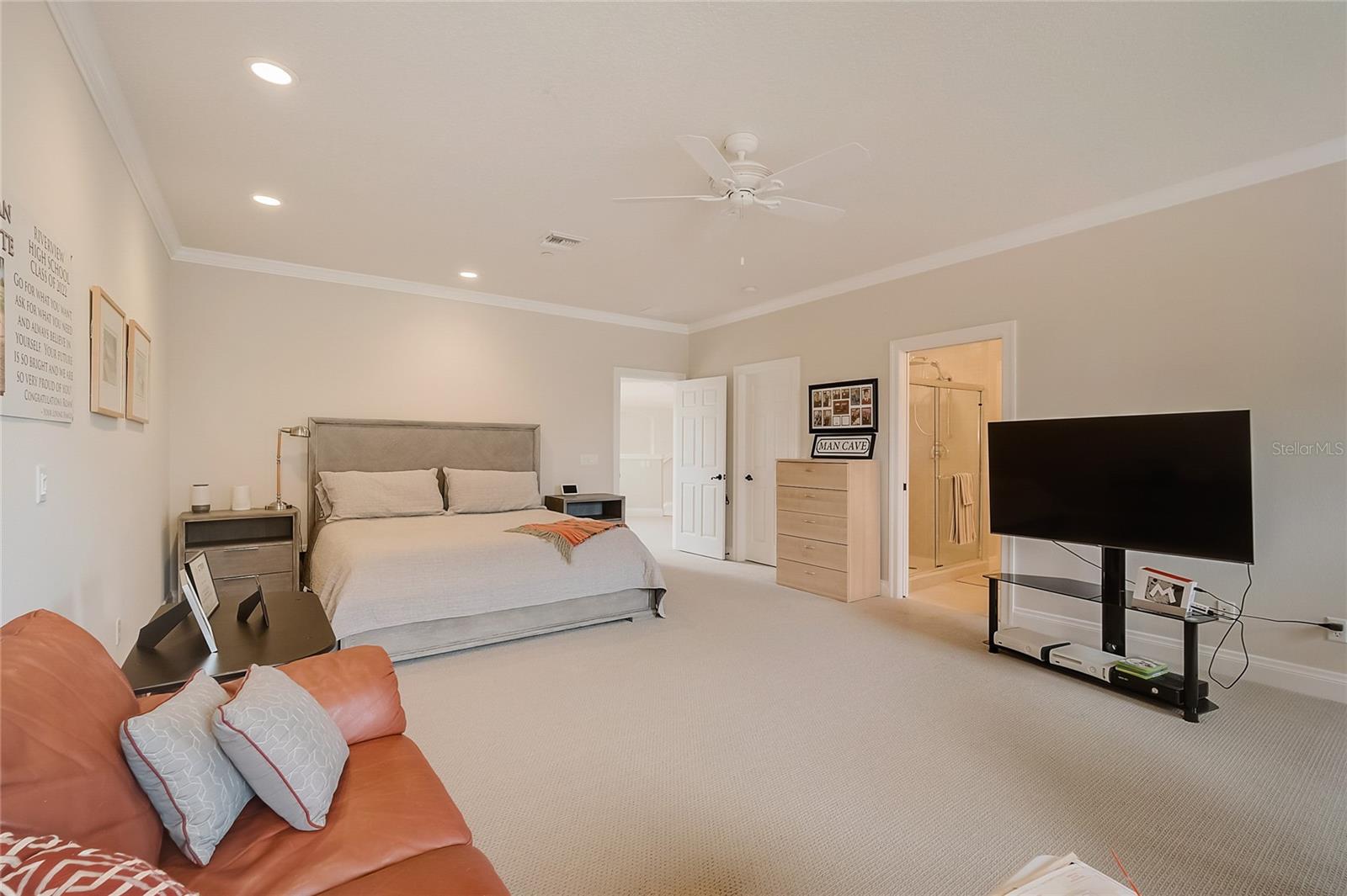 Image 42 of 69 For 854 Macewen Drive