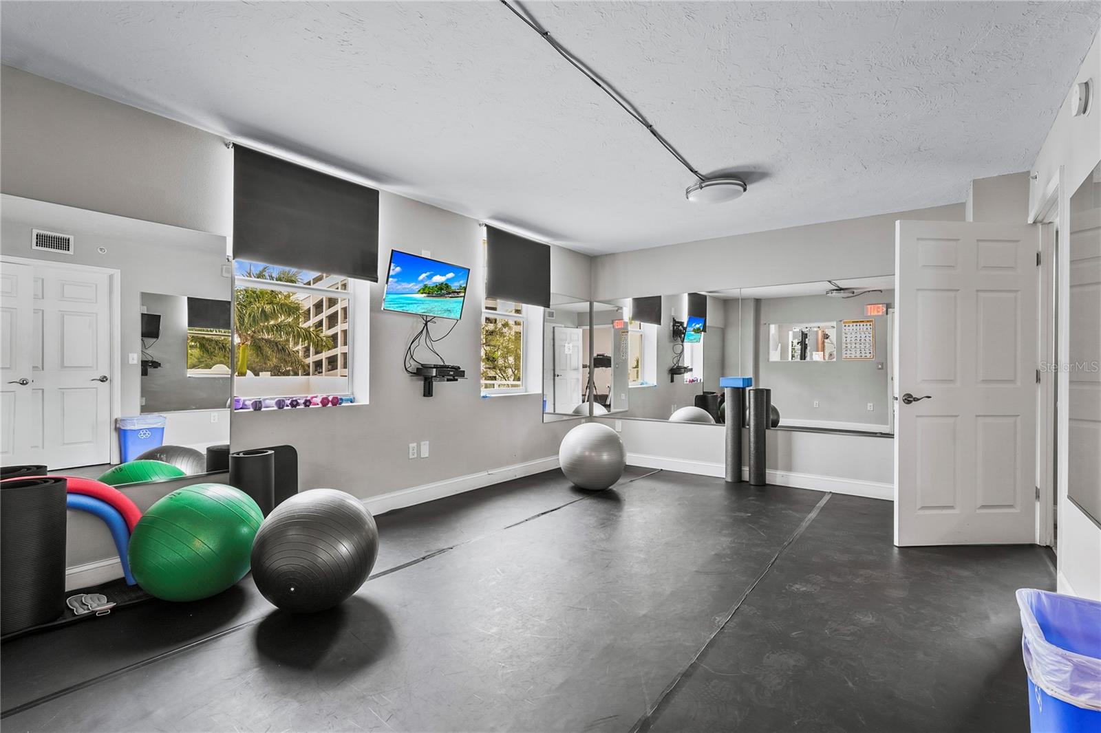 Image 53 of 76 For 101 Gulfstream Avenue 12c