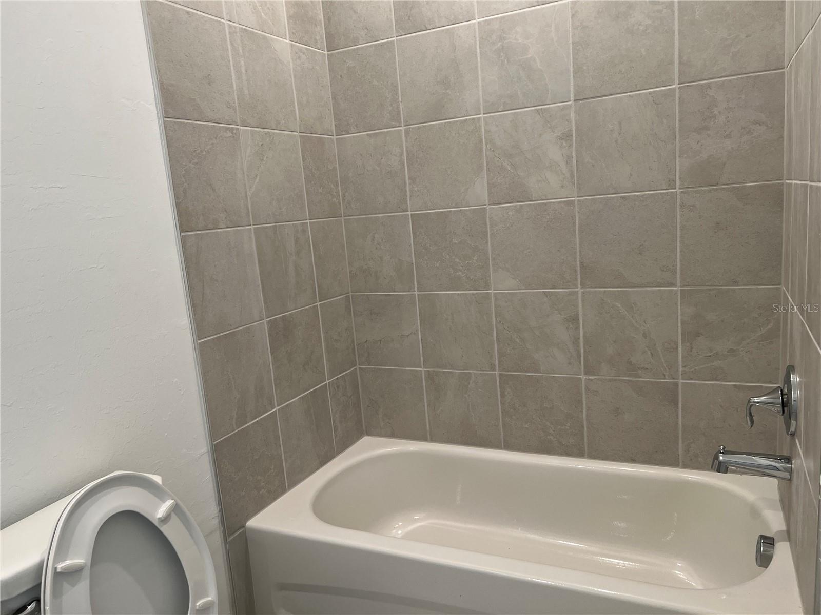Image 7 of 14 For 11319 Burgundy Drive