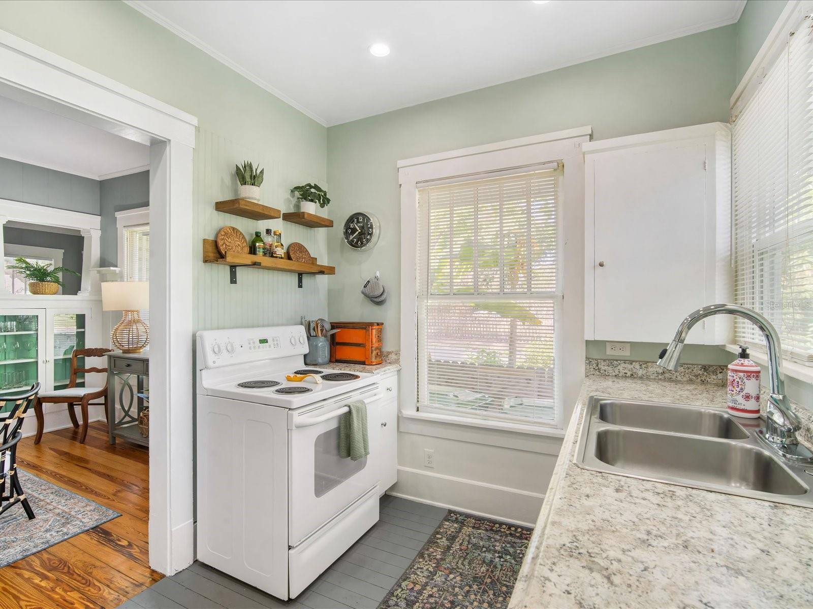 Image 9 of 43 For 2822 4th Avenue W