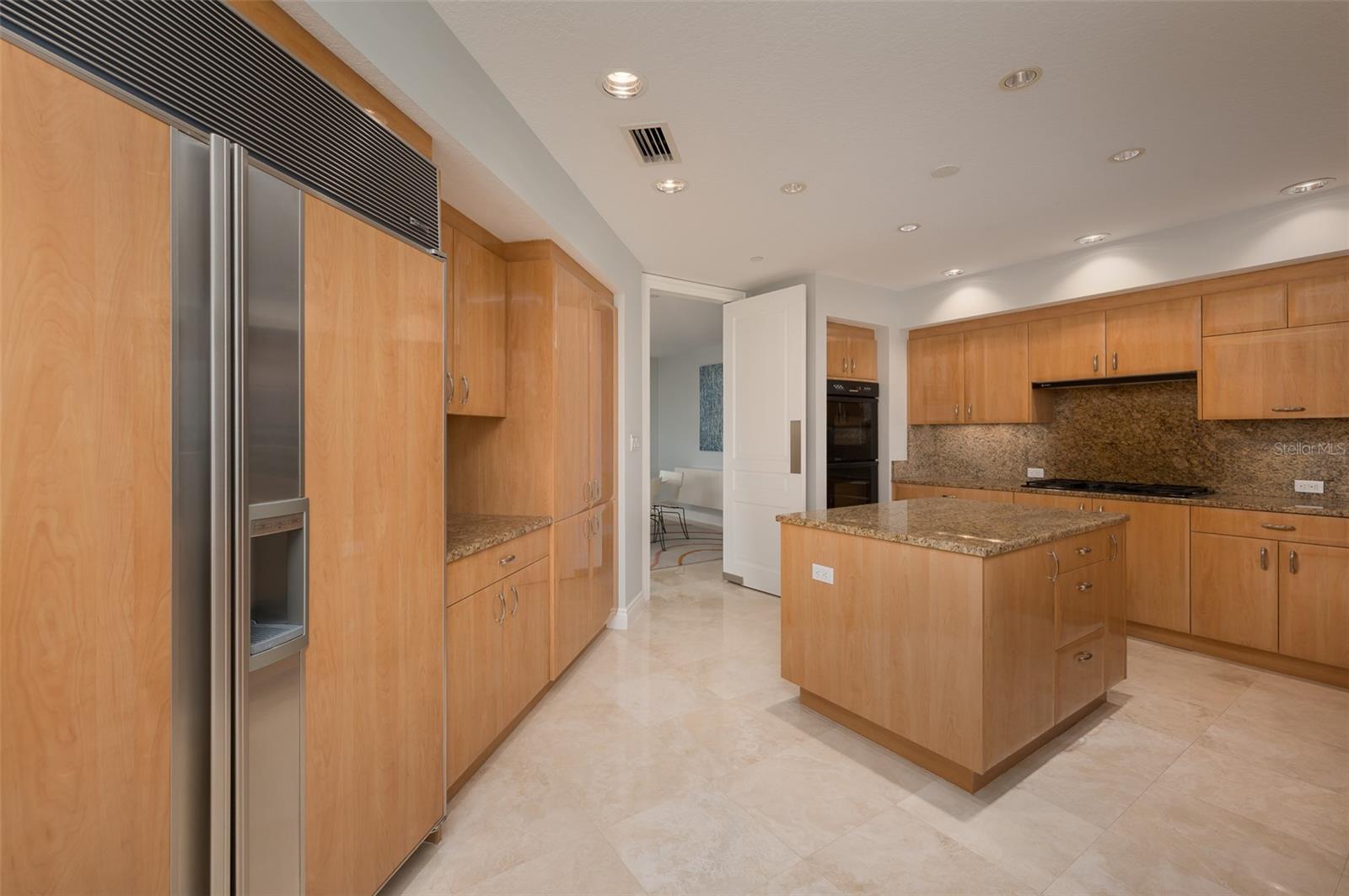 Image 17 of 84 For 2050 Benjamin Franklin Drive A601