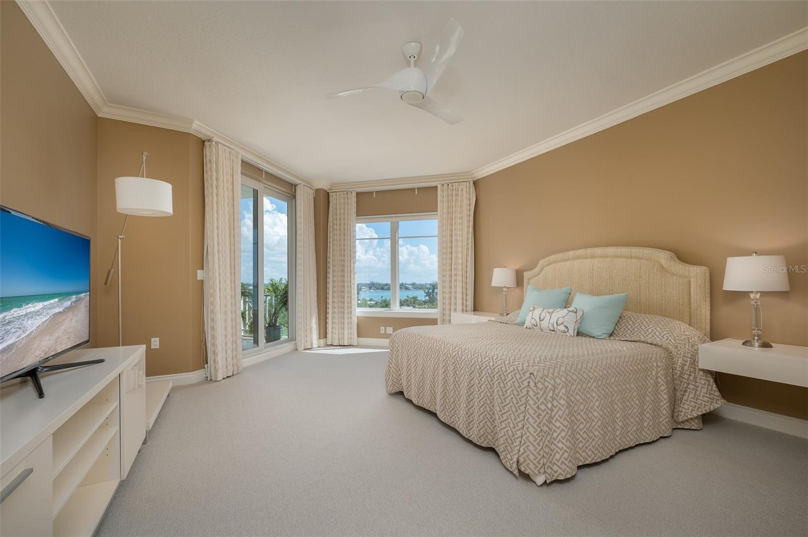 Image 20 of 84 For 2050 Benjamin Franklin Drive A601