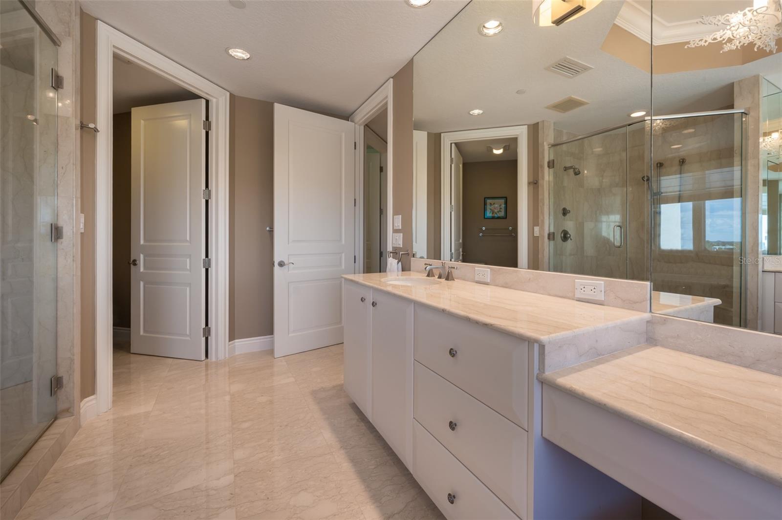 Image 25 of 84 For 2050 Benjamin Franklin Drive A601