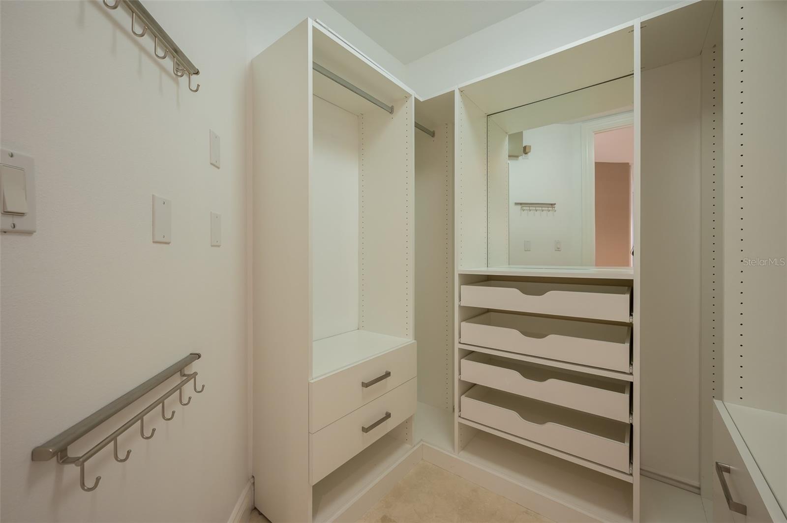 Image 27 of 84 For 2050 Benjamin Franklin Drive A601