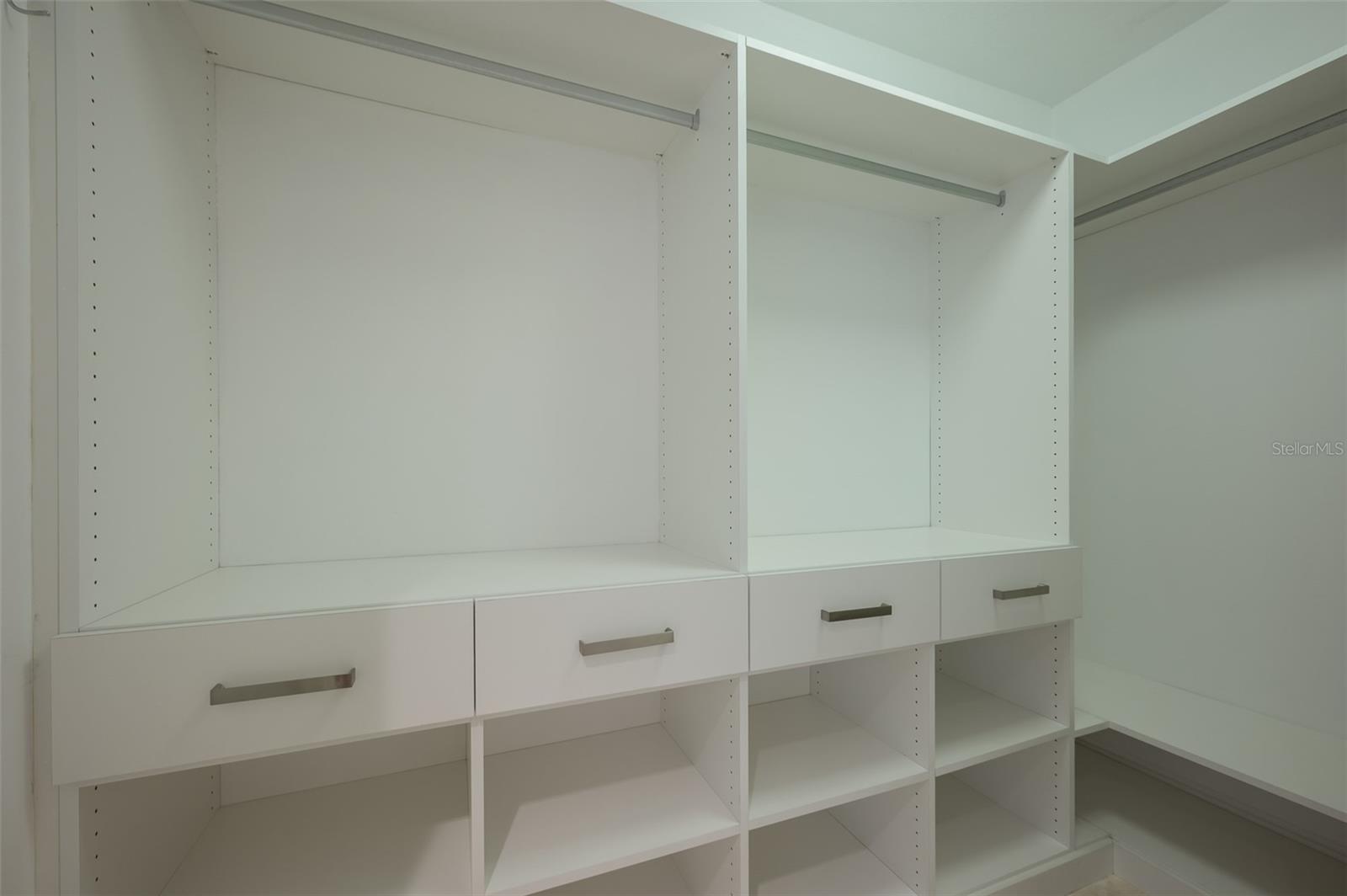 Image 28 of 84 For 2050 Benjamin Franklin Drive A601