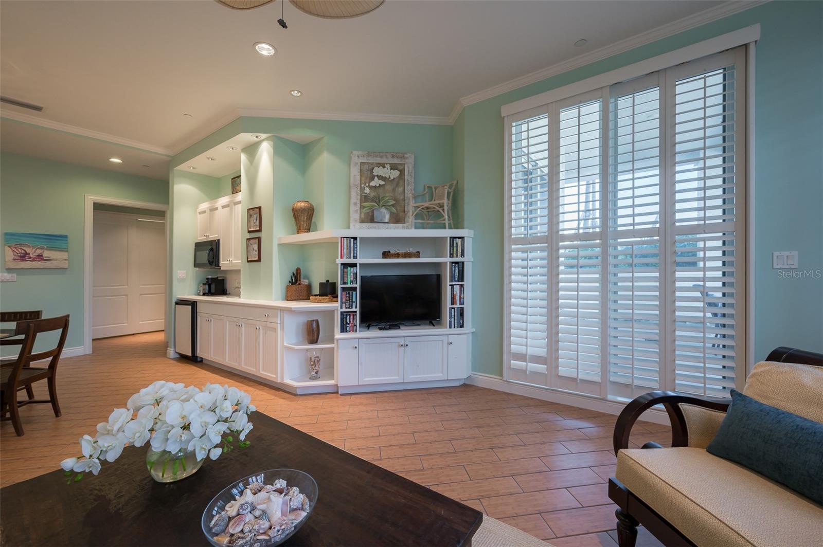 Image 69 of 84 For 2050 Benjamin Franklin Drive A601