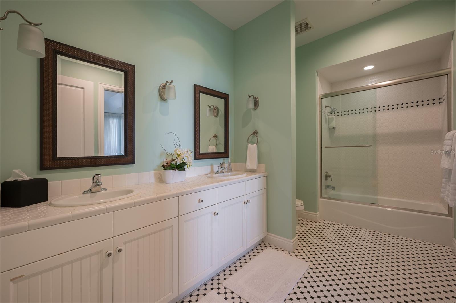 Image 71 of 84 For 2050 Benjamin Franklin Drive A601