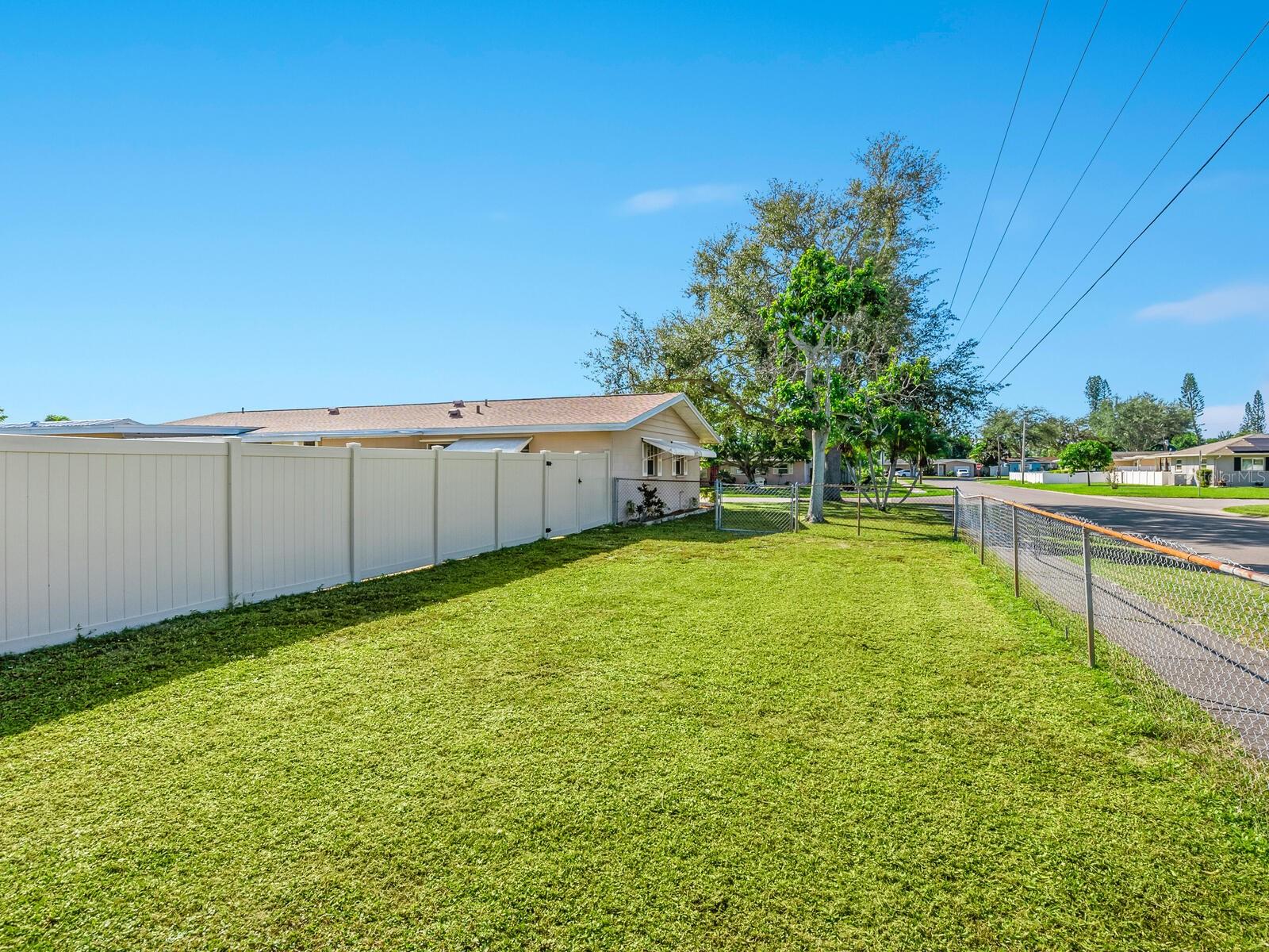 Image 28 of 49 For 2914 22nd Avenue W