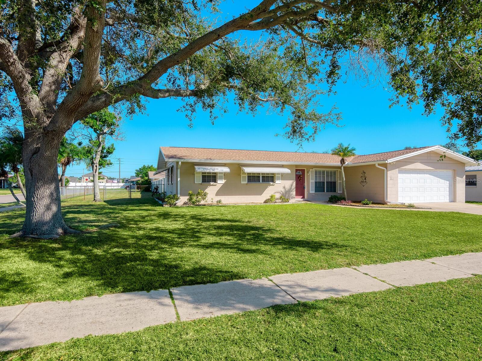 Image 3 of 49 For 2914 22nd Avenue W