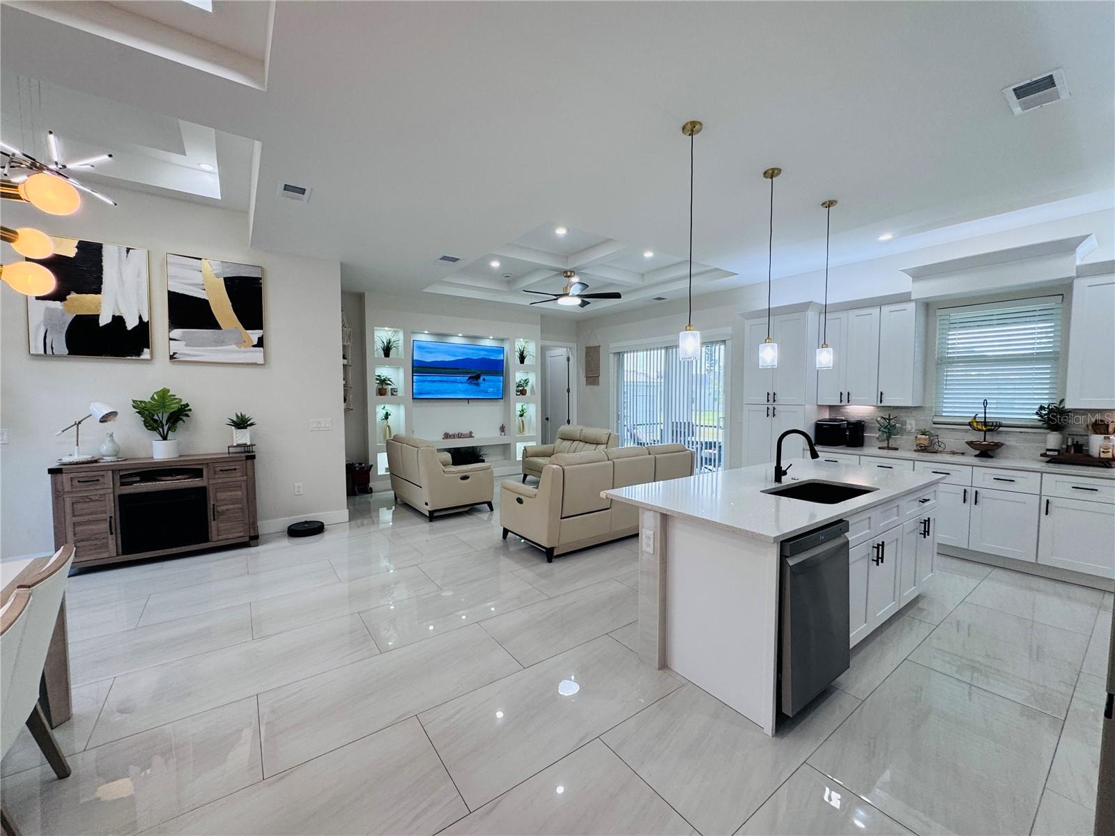 Image 12 of 51 For 528 Jacaranda Parkway E