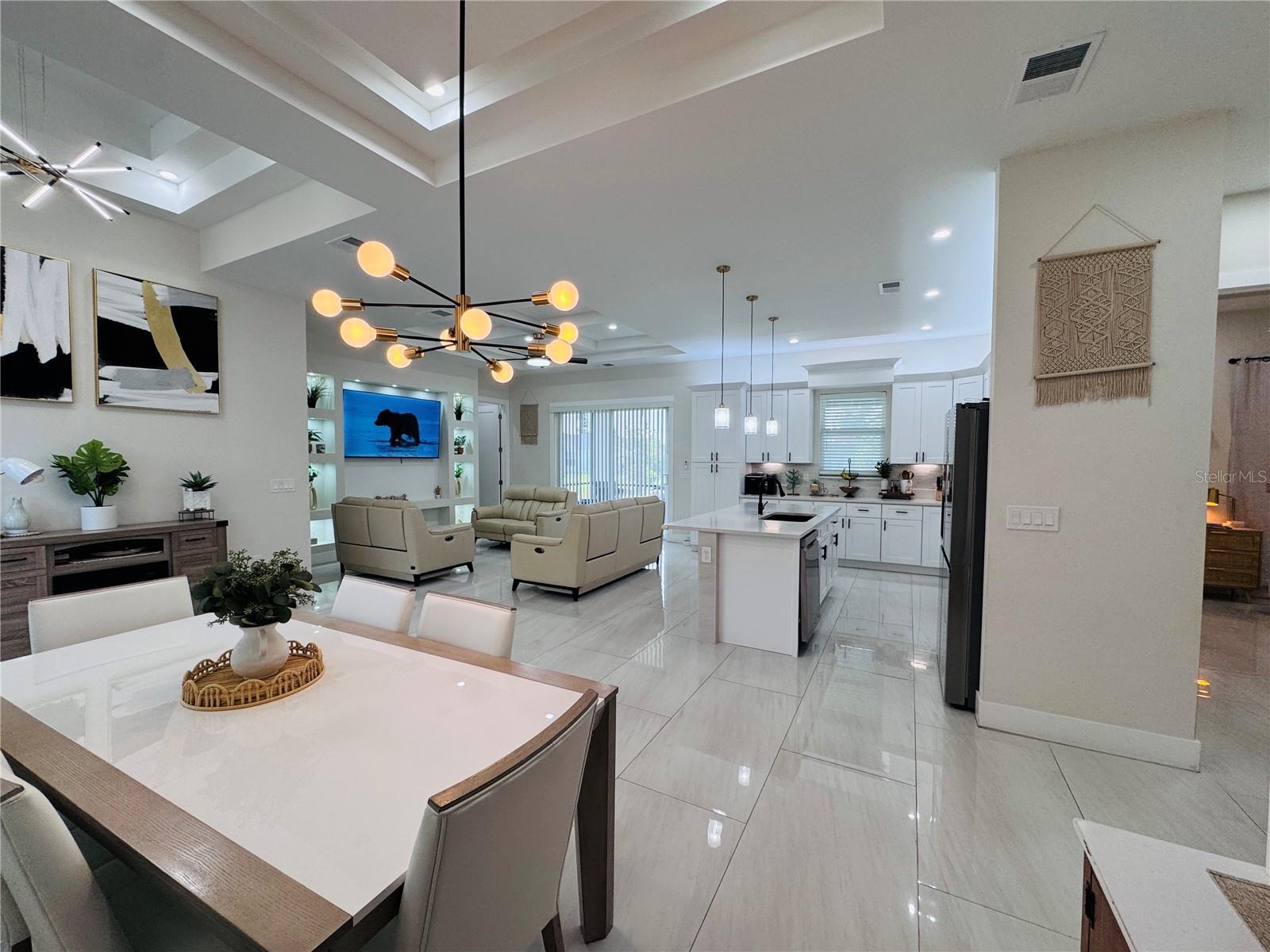 Image 13 of 51 For 528 Jacaranda Parkway E