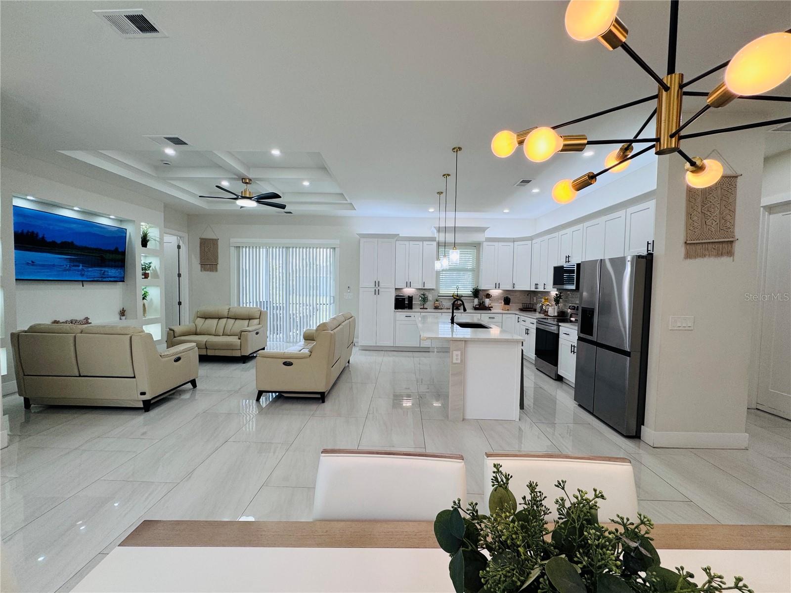 Image 14 of 51 For 528 Jacaranda Parkway E