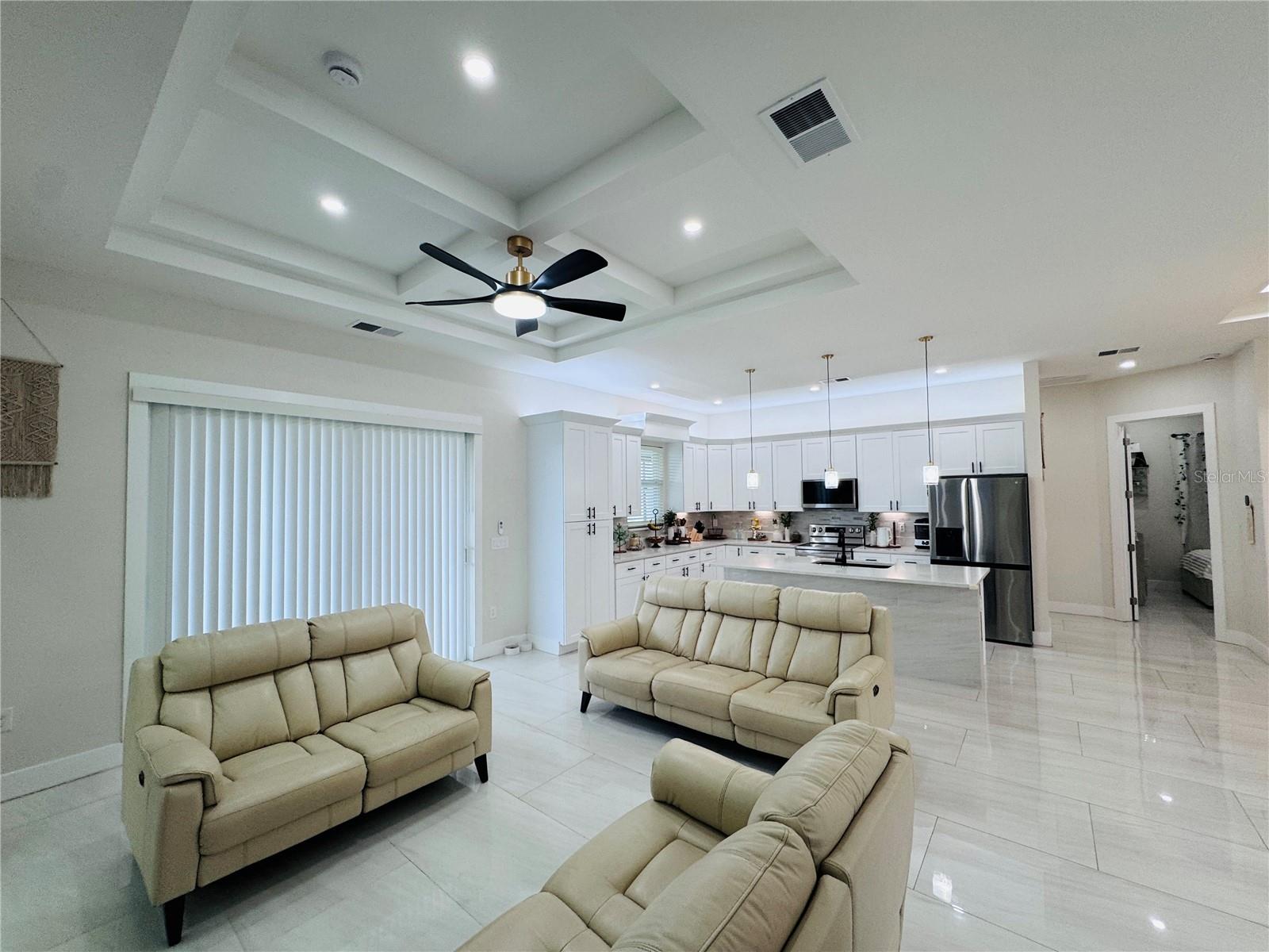 Image 19 of 51 For 528 Jacaranda Parkway E