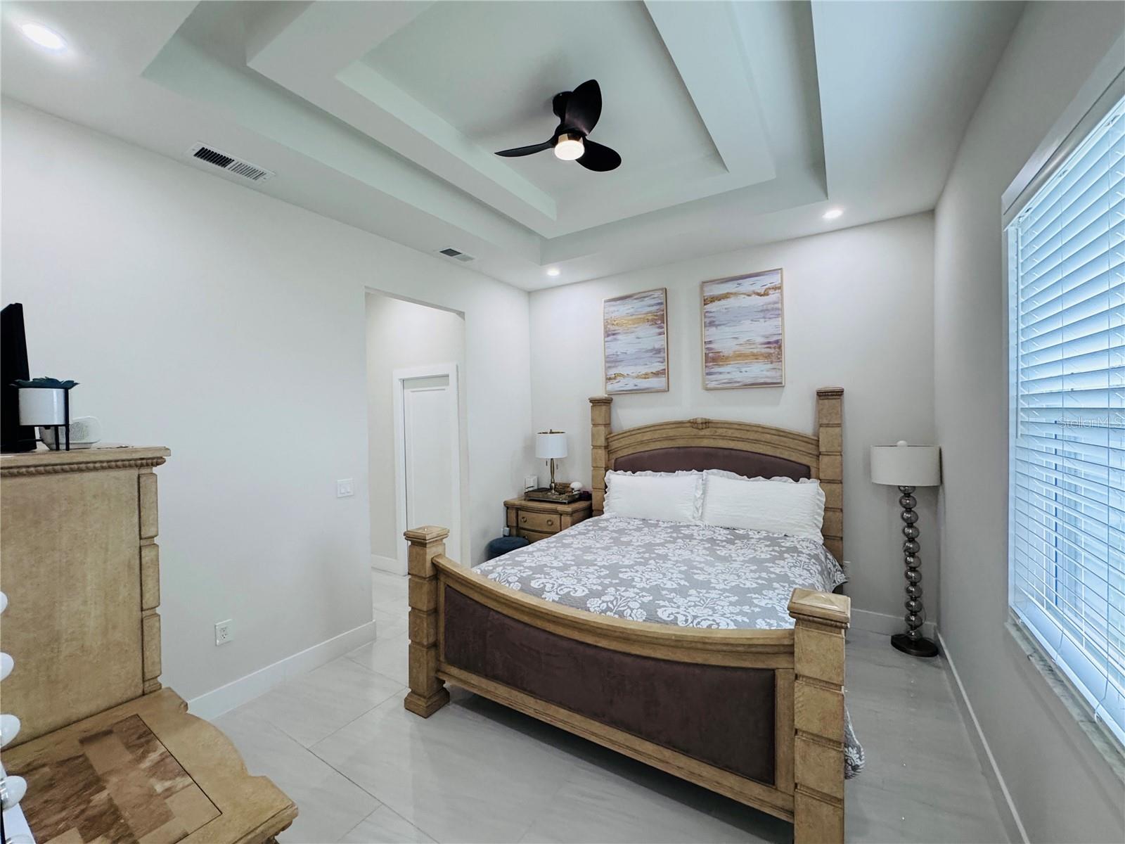 Image 25 of 51 For 528 Jacaranda Parkway E