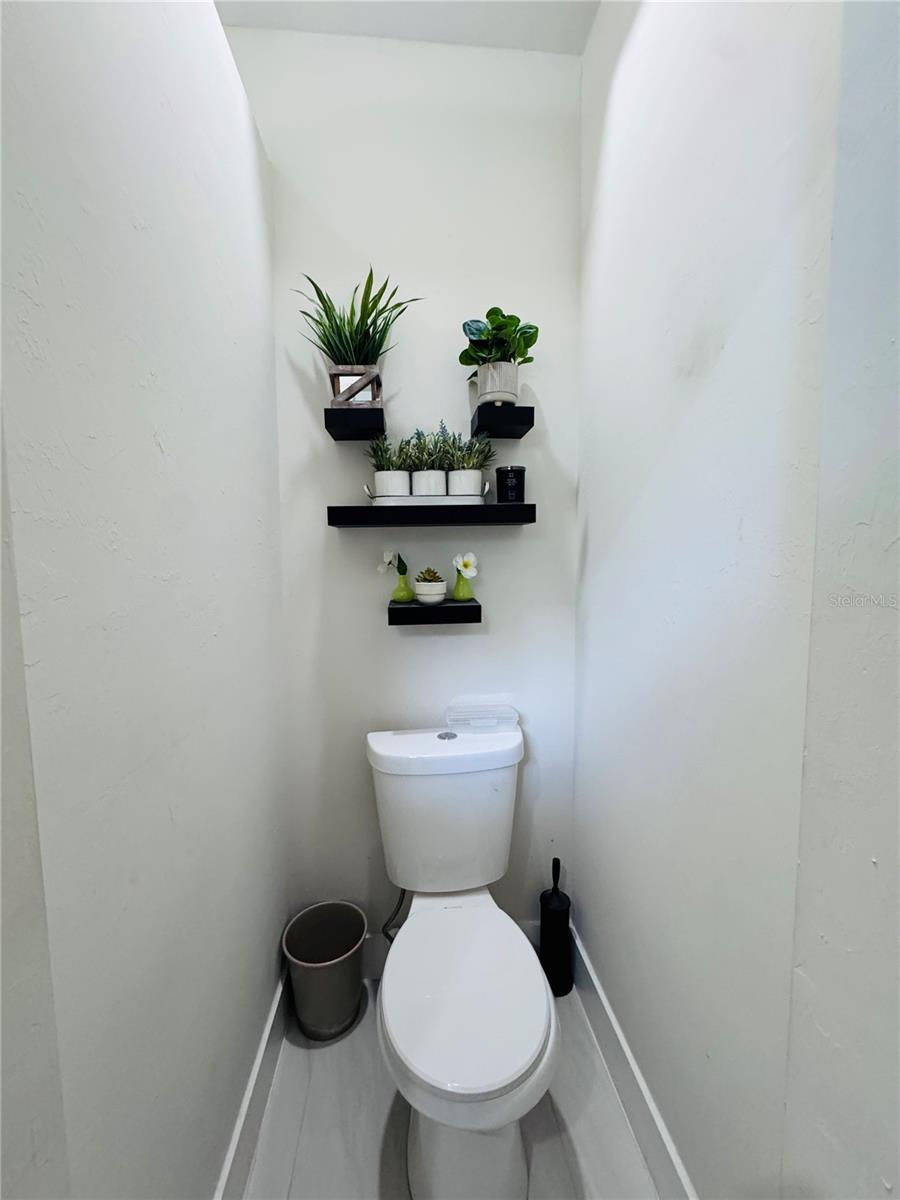 Image 29 of 51 For 528 Jacaranda Parkway E