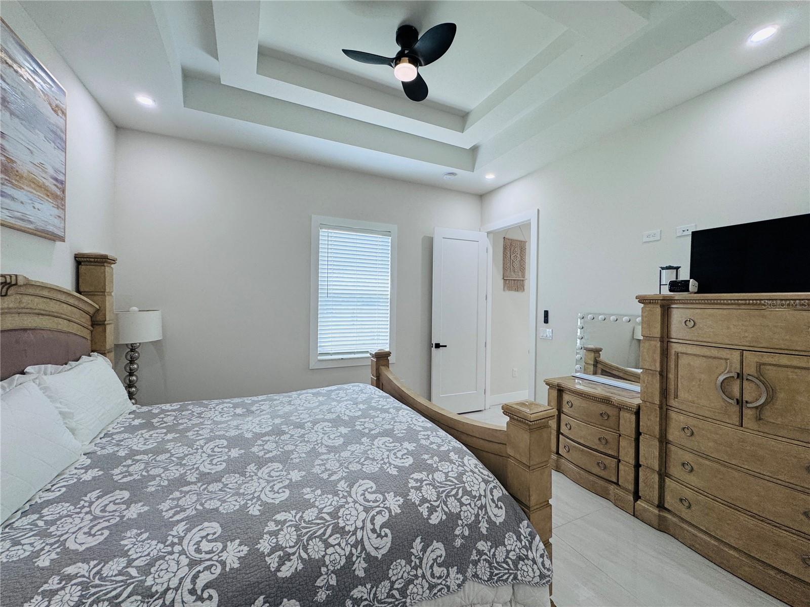 Image 31 of 51 For 528 Jacaranda Parkway E