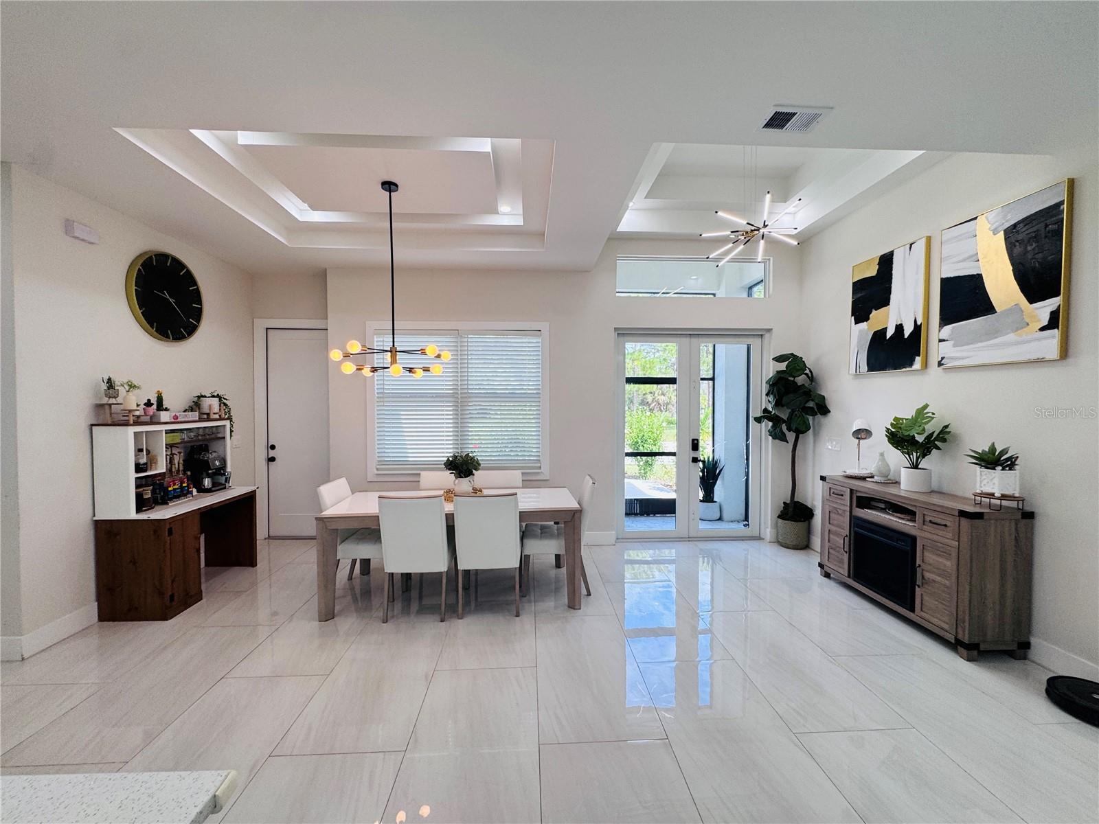 Image 32 of 51 For 528 Jacaranda Parkway E