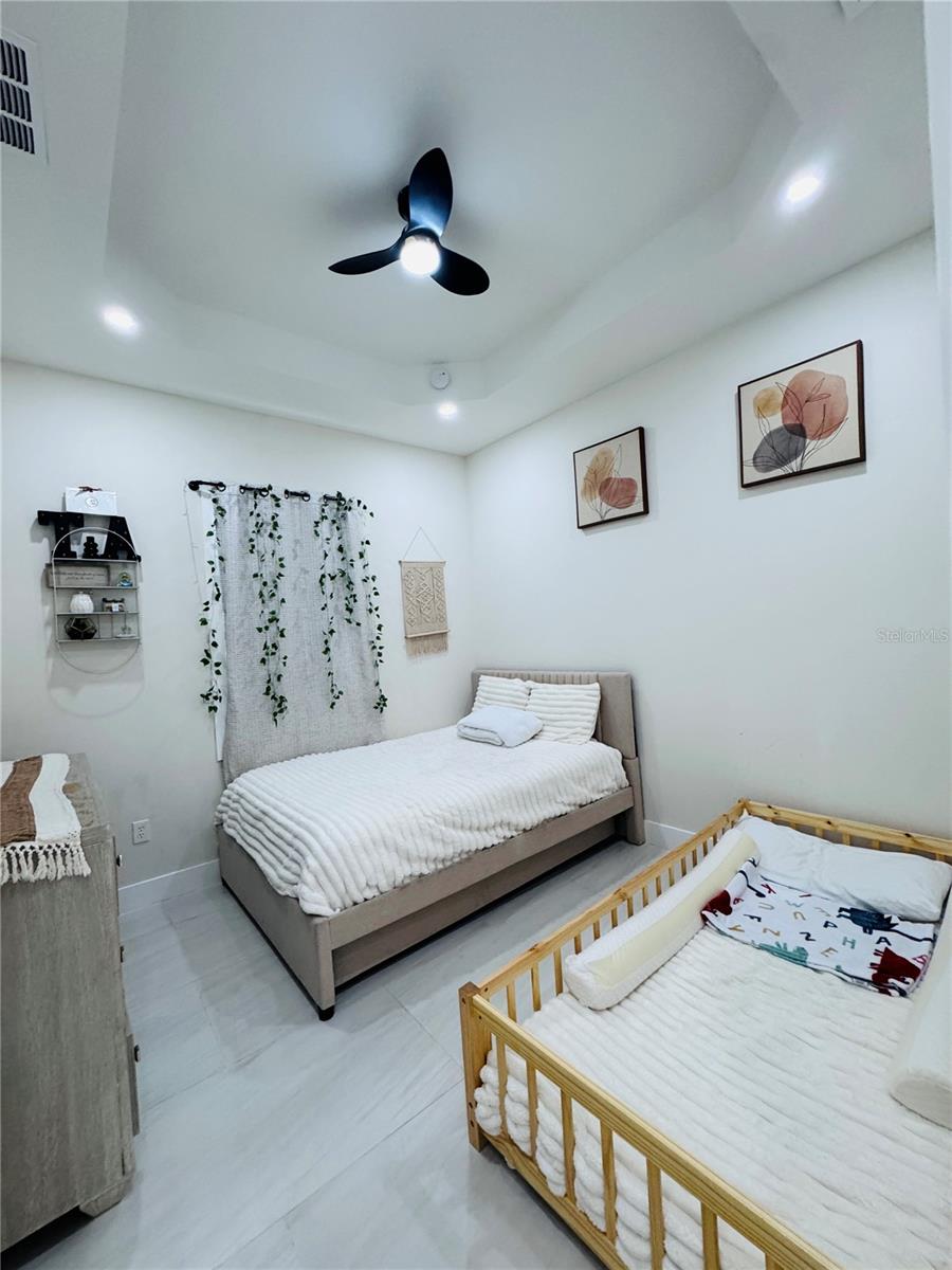 Image 33 of 51 For 528 Jacaranda Parkway E