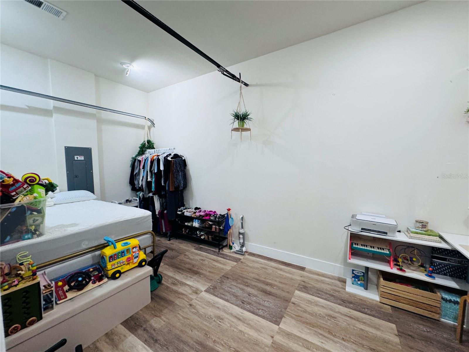 Image 40 of 51 For 528 Jacaranda Parkway E