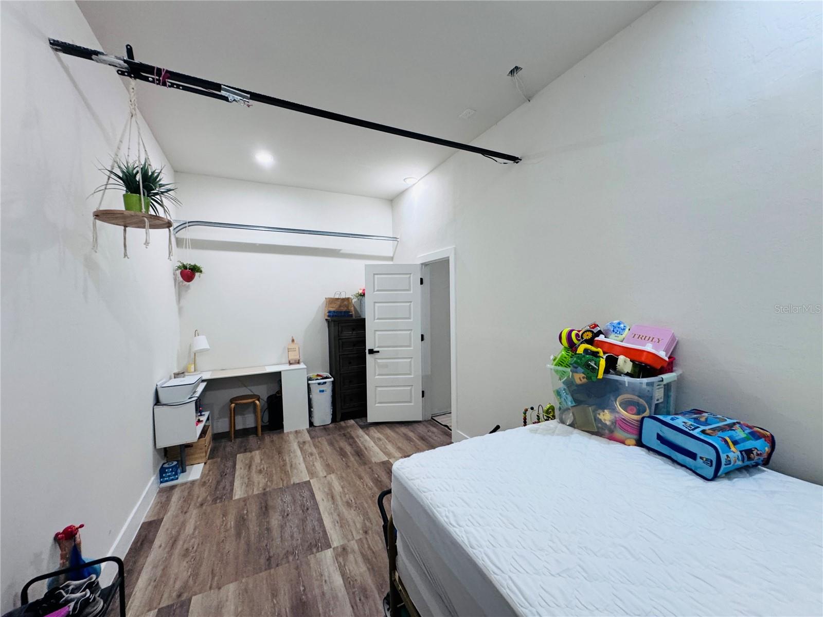 Image 41 of 51 For 528 Jacaranda Parkway E