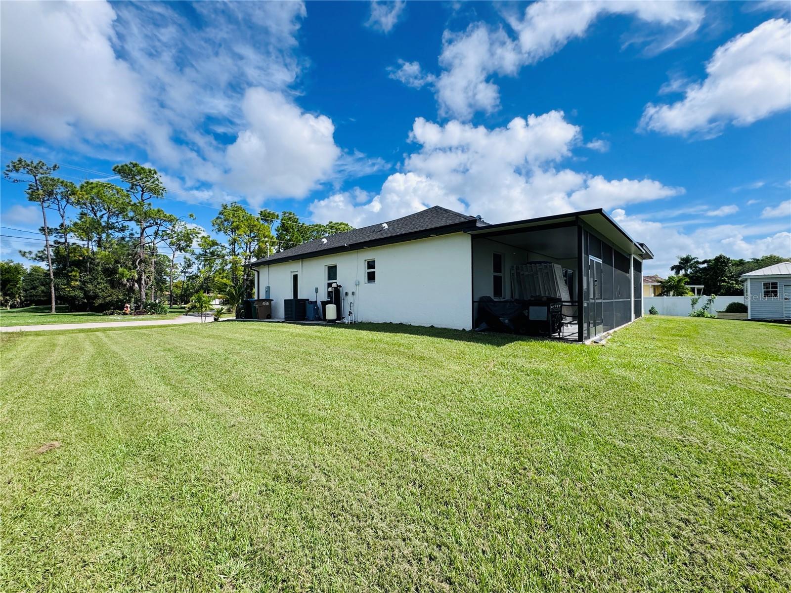 Image 42 of 51 For 528 Jacaranda Parkway E