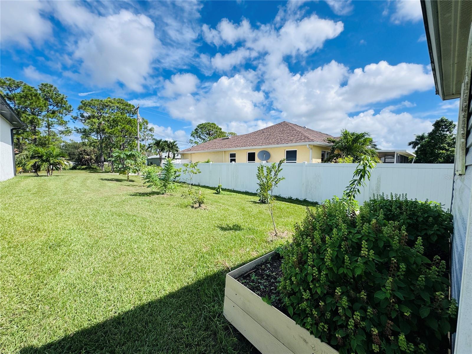 Image 48 of 51 For 528 Jacaranda Parkway E