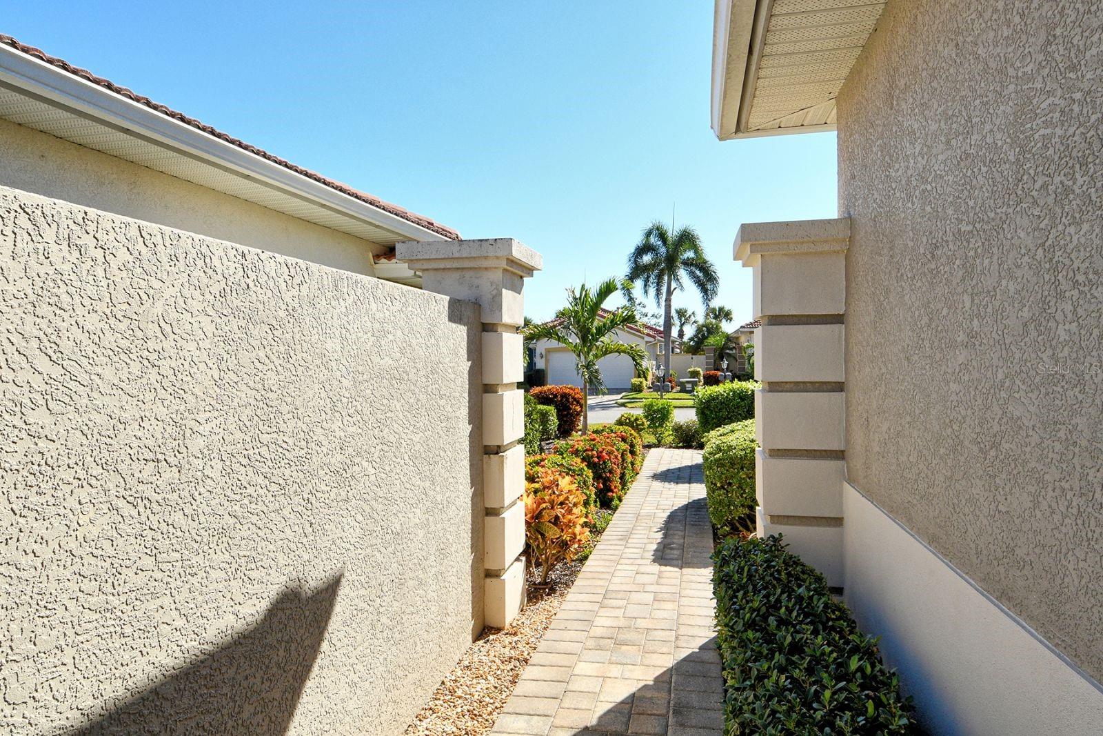 Image 34 of 66 For 462 Montelluna Drive 4