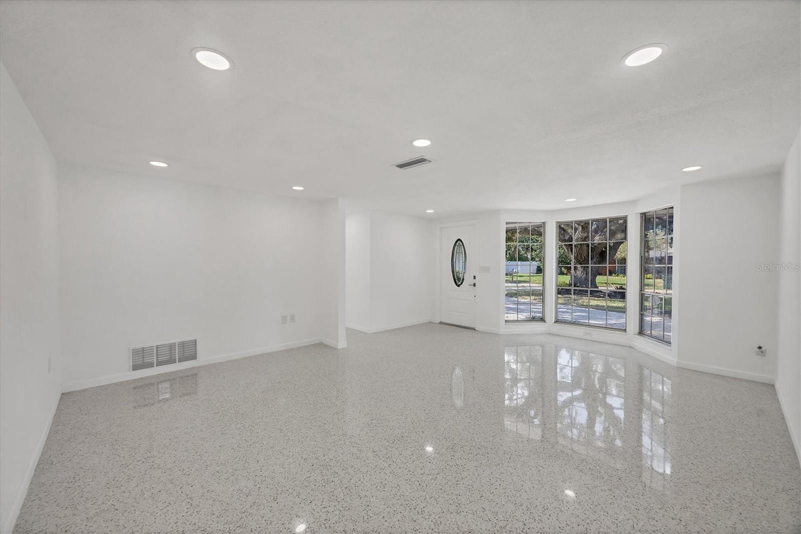 Image 10 of 38 For 6711 Lockwood Ridge Road