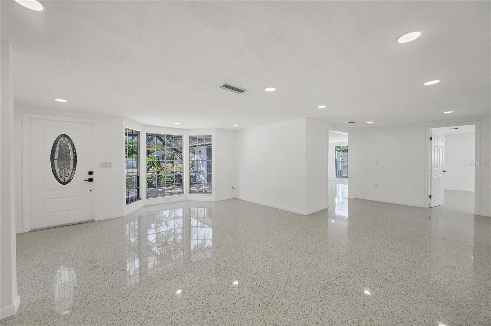 Image 11 of 38 For 6711 Lockwood Ridge Road