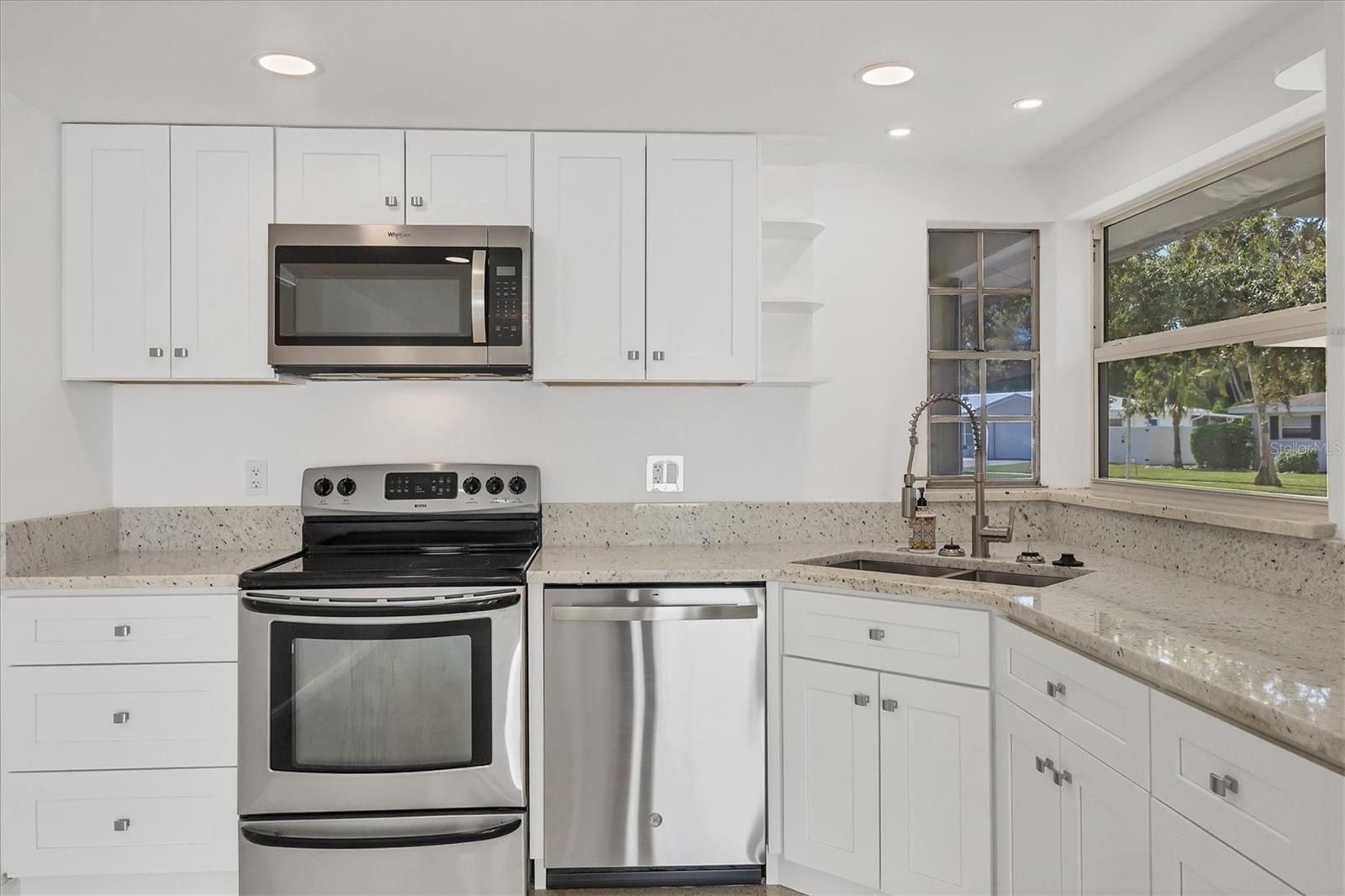 Image 6 of 38 For 6711 Lockwood Ridge Road