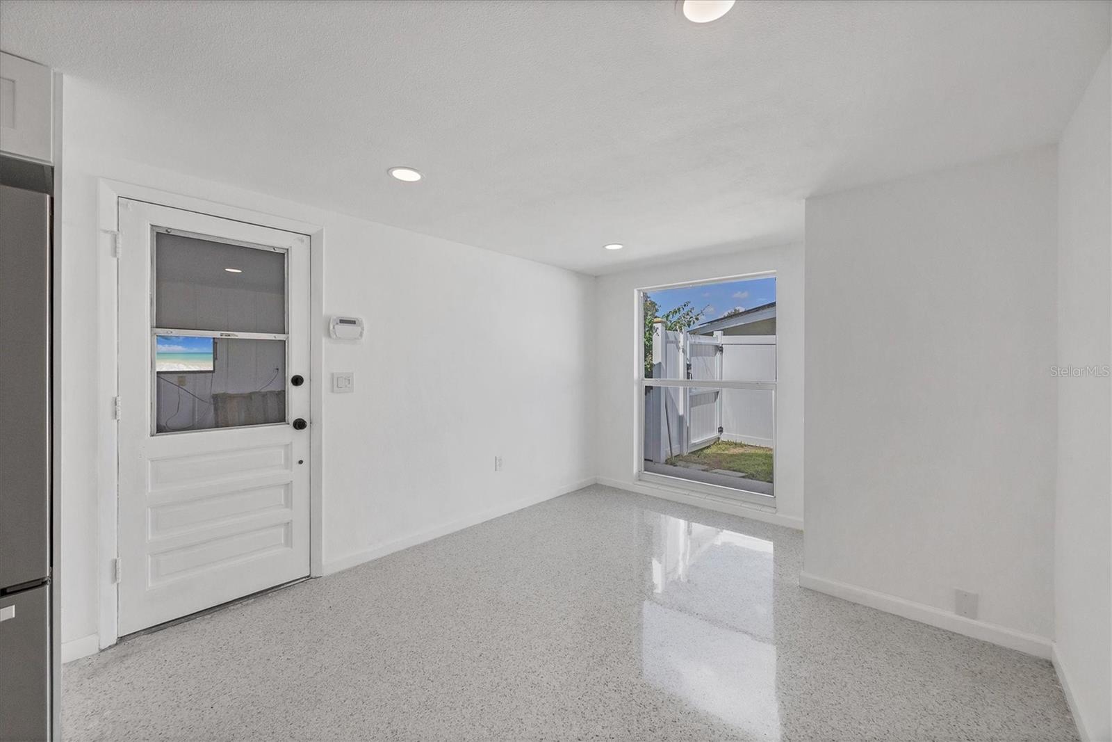 Image 7 of 38 For 6711 Lockwood Ridge Road