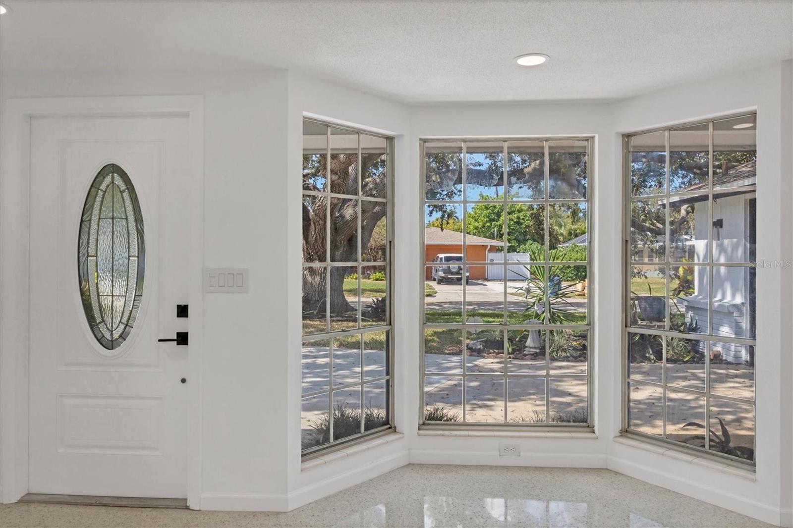 Image 9 of 38 For 6711 Lockwood Ridge Road