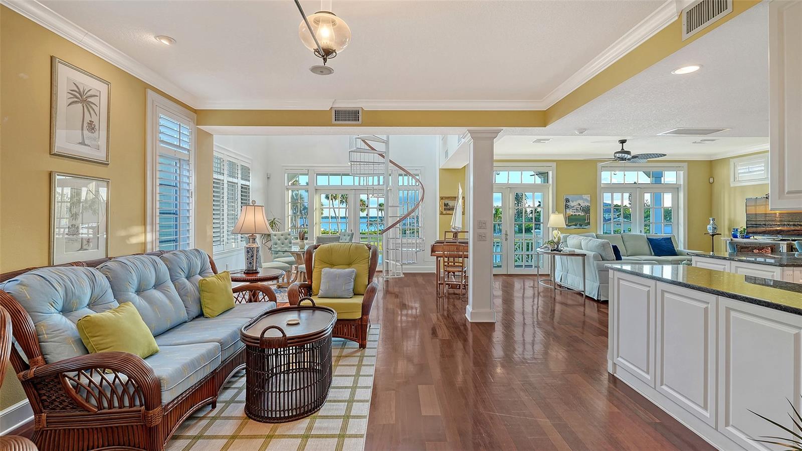 Image 11 of 79 For 31 Island Court