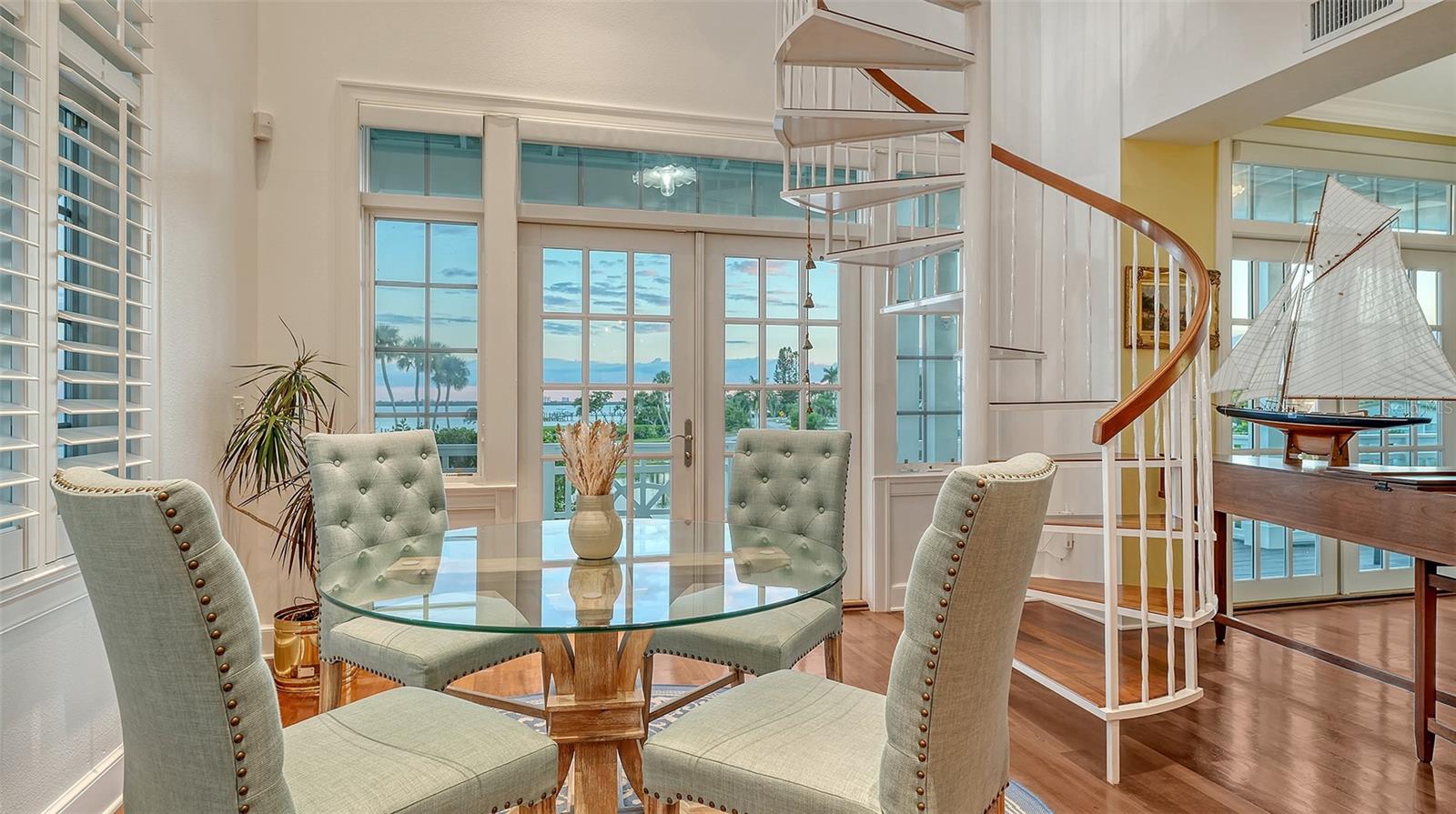 Image 13 of 79 For 31 Island Court