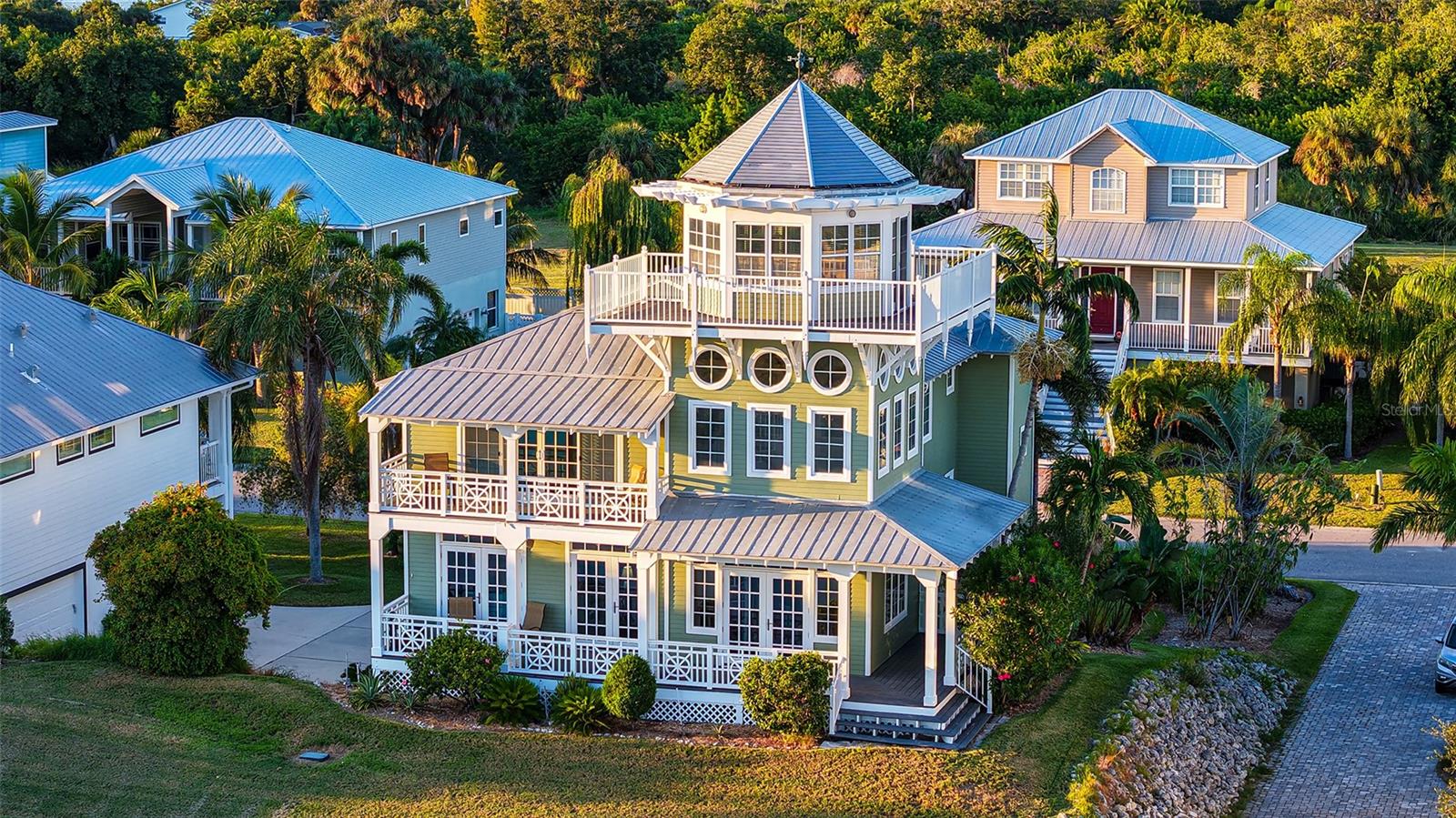 Image 2 of 79 For 31 Island Court