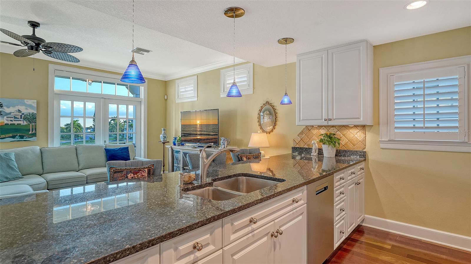 Image 20 of 79 For 31 Island Court