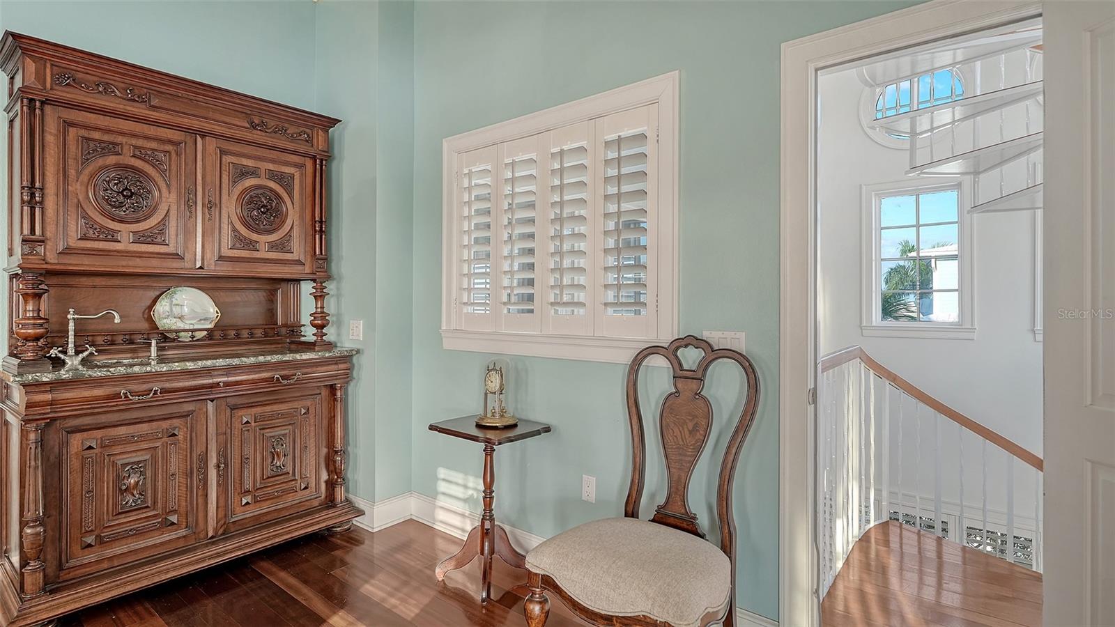 Image 33 of 79 For 31 Island Court