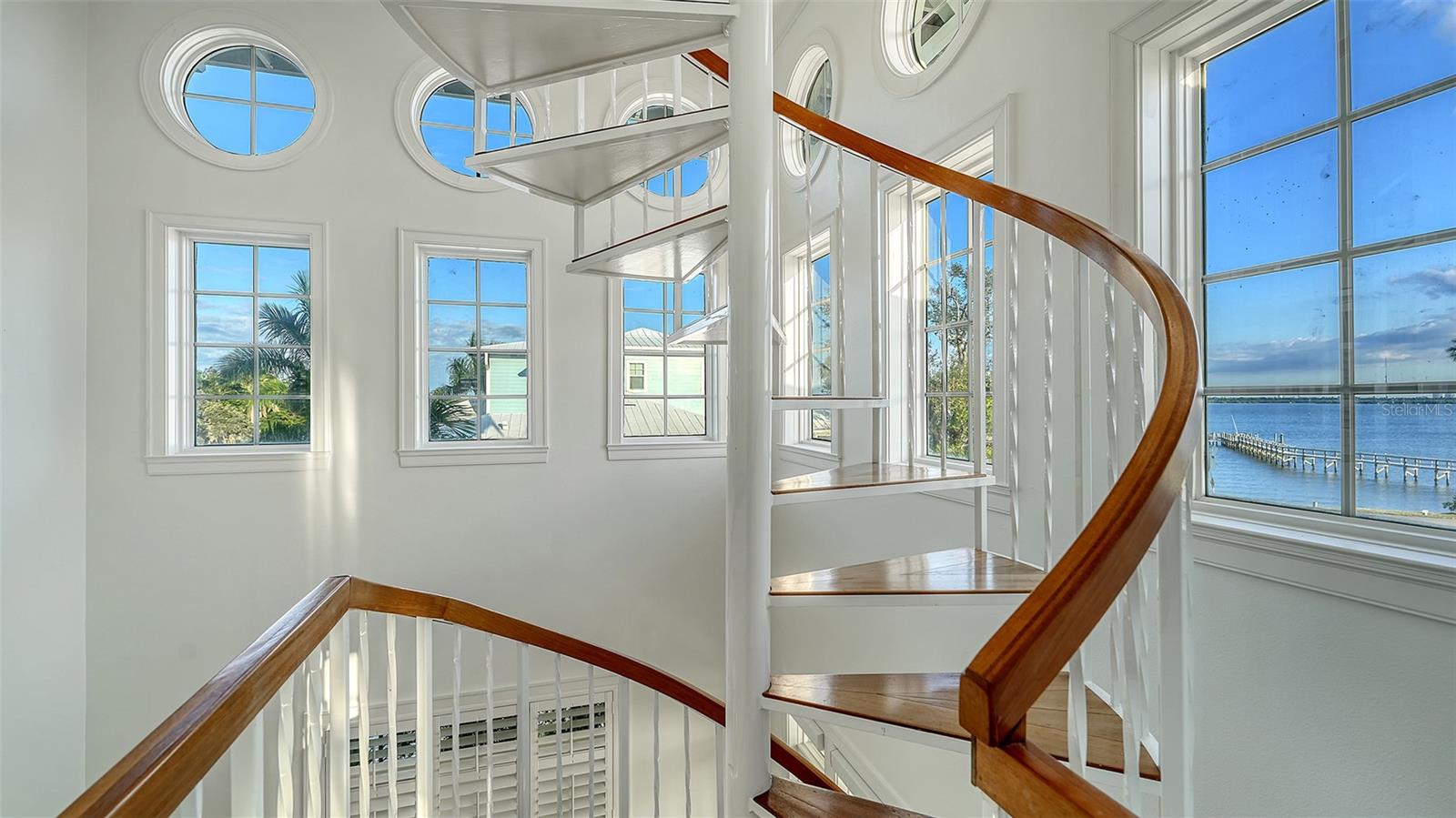 Image 35 of 79 For 31 Island Court