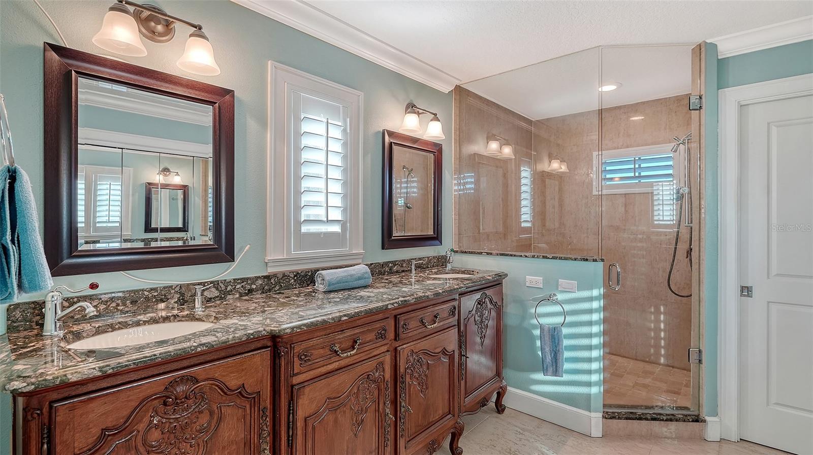 Image 43 of 79 For 31 Island Court